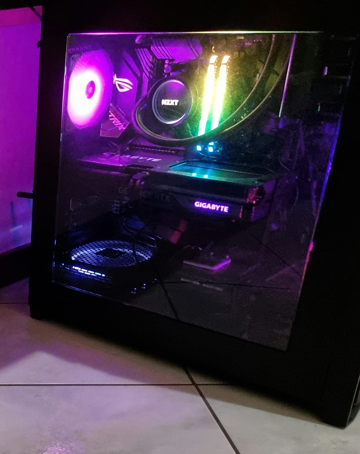 GIGABYTE RTX 4070 Ti GAMING OC scheda video 12GB GDDR6X