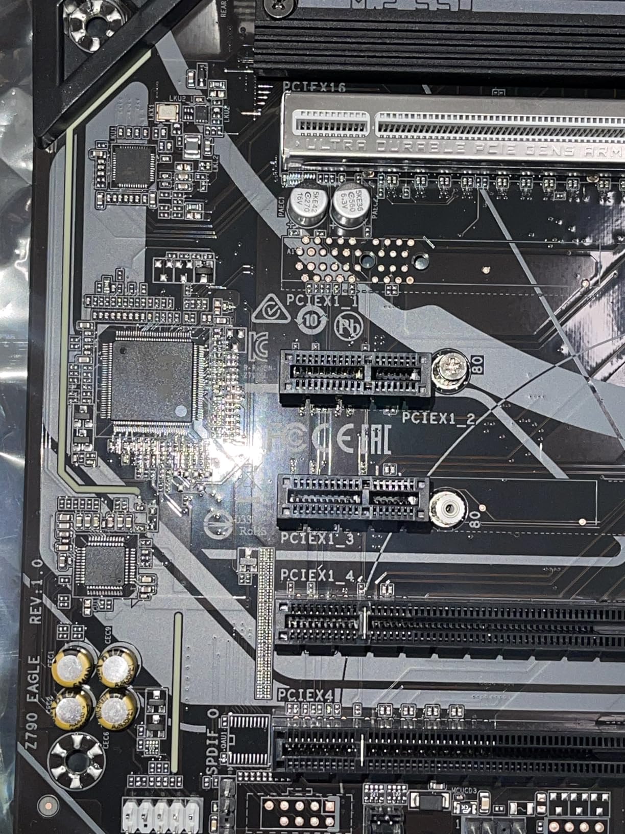 Gigabyte Z790 Eagle scheda madre DDR5 PCIe 4.0