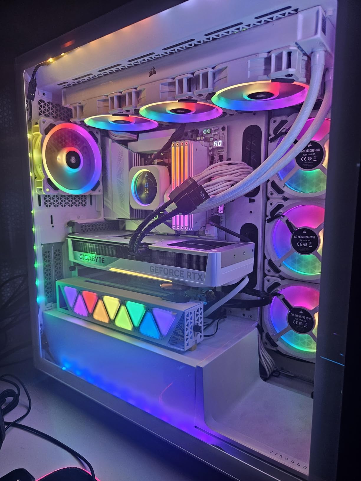 Gigabyte RTX 5070 Ti Eagle OC Ice SFF 16G scheda video 16GB GDDR7