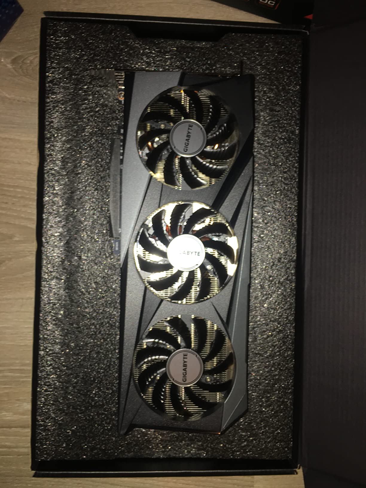 GIGABYTE GAMING OC PRO RX 6600 XT scheda video 8GB