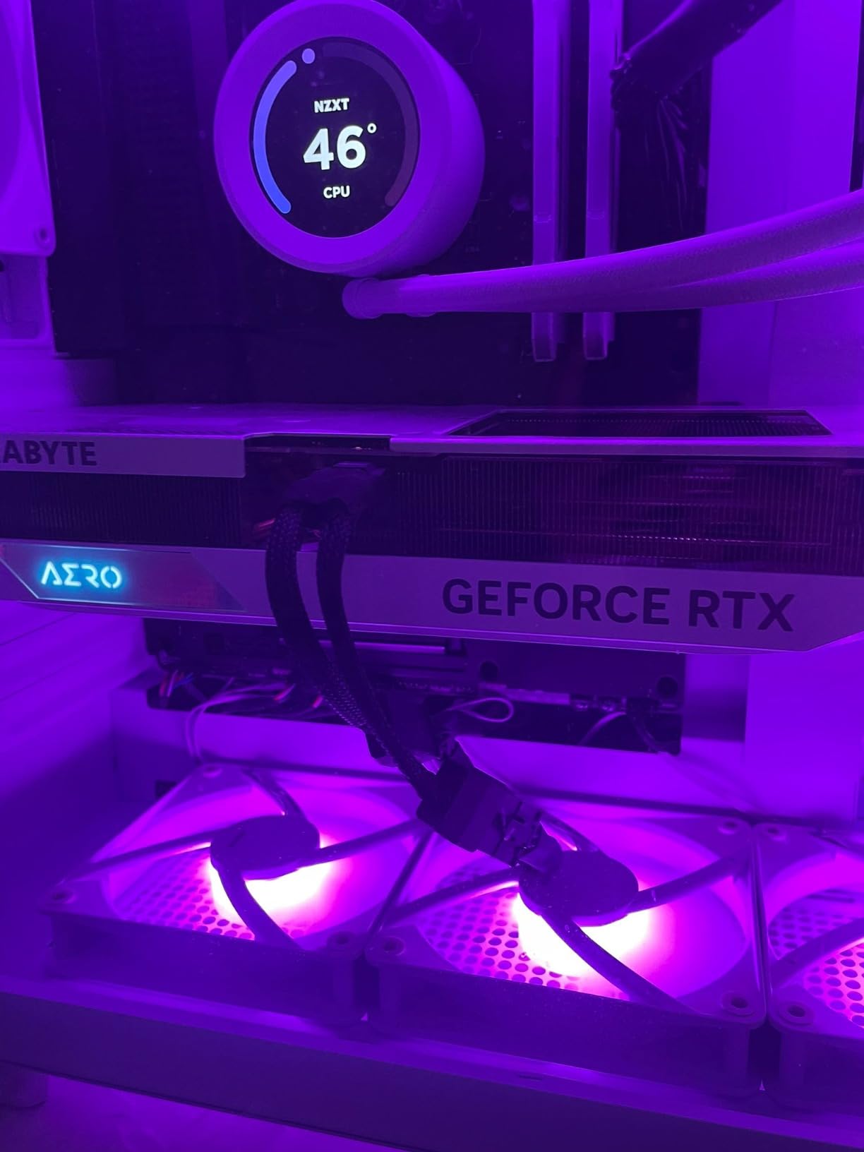 Gigabyte RTX 4070 Aero OC 12G scheda video GDDR6X bianca