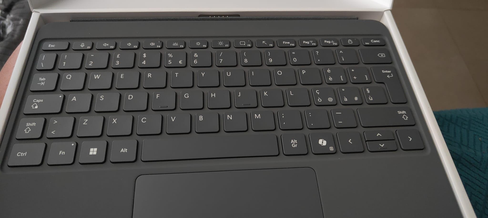 Microsoft Surface Pro 12 tastiera retroilluminata con Slim Pen ardesia