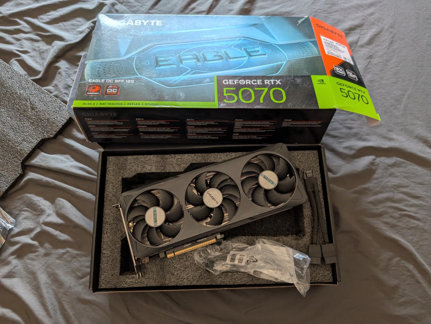 GIGABYTE EAGLE OC RTX 5070 GV-N5070EAGLE scheda video 12GB GDDR7