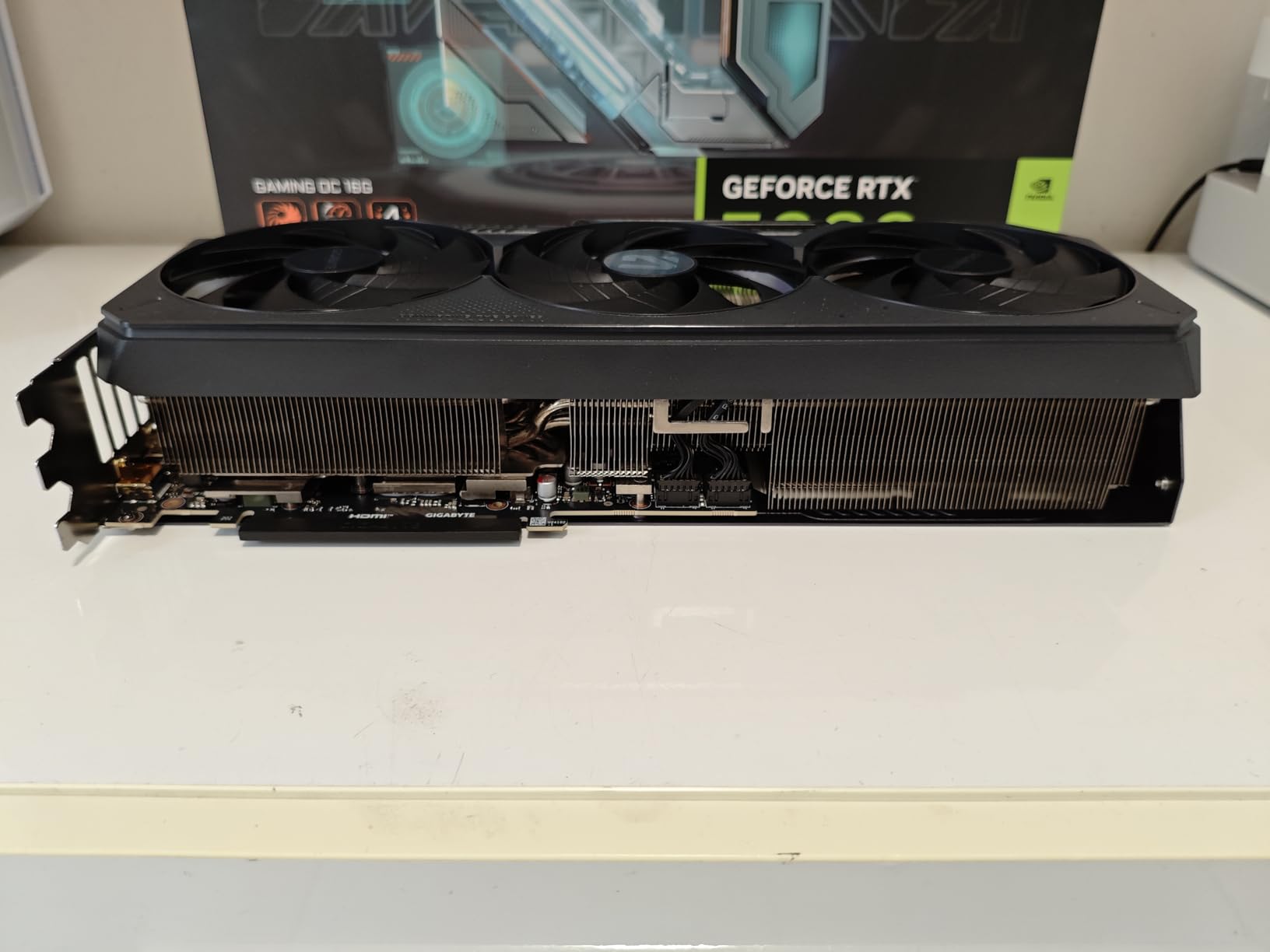 GIGABYTE GAMING OC GeForce RTX 5080 16G scheda video GDDR7