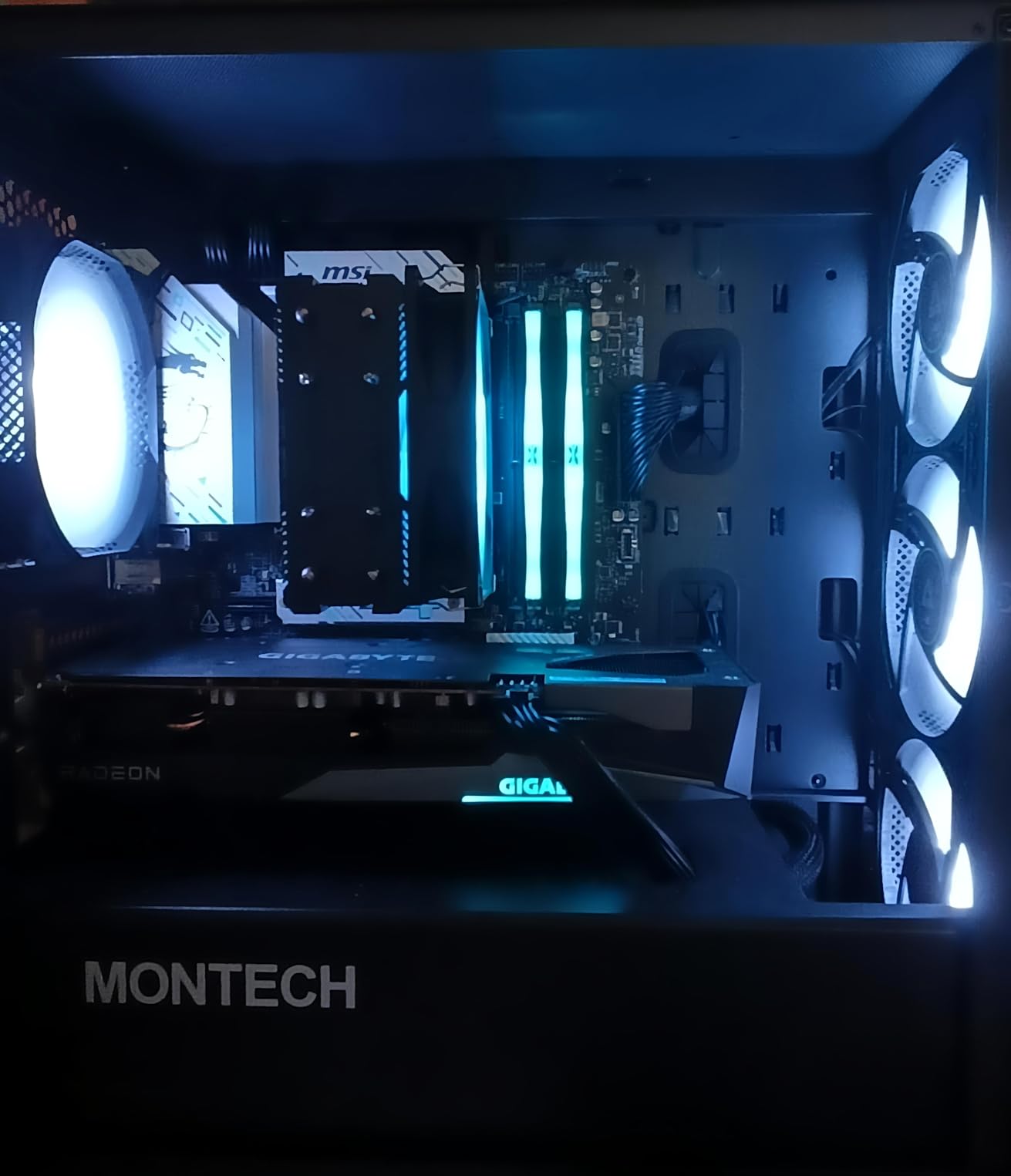GIGABYTE RX 7600 Gaming OC 8G scheda video GDDR6