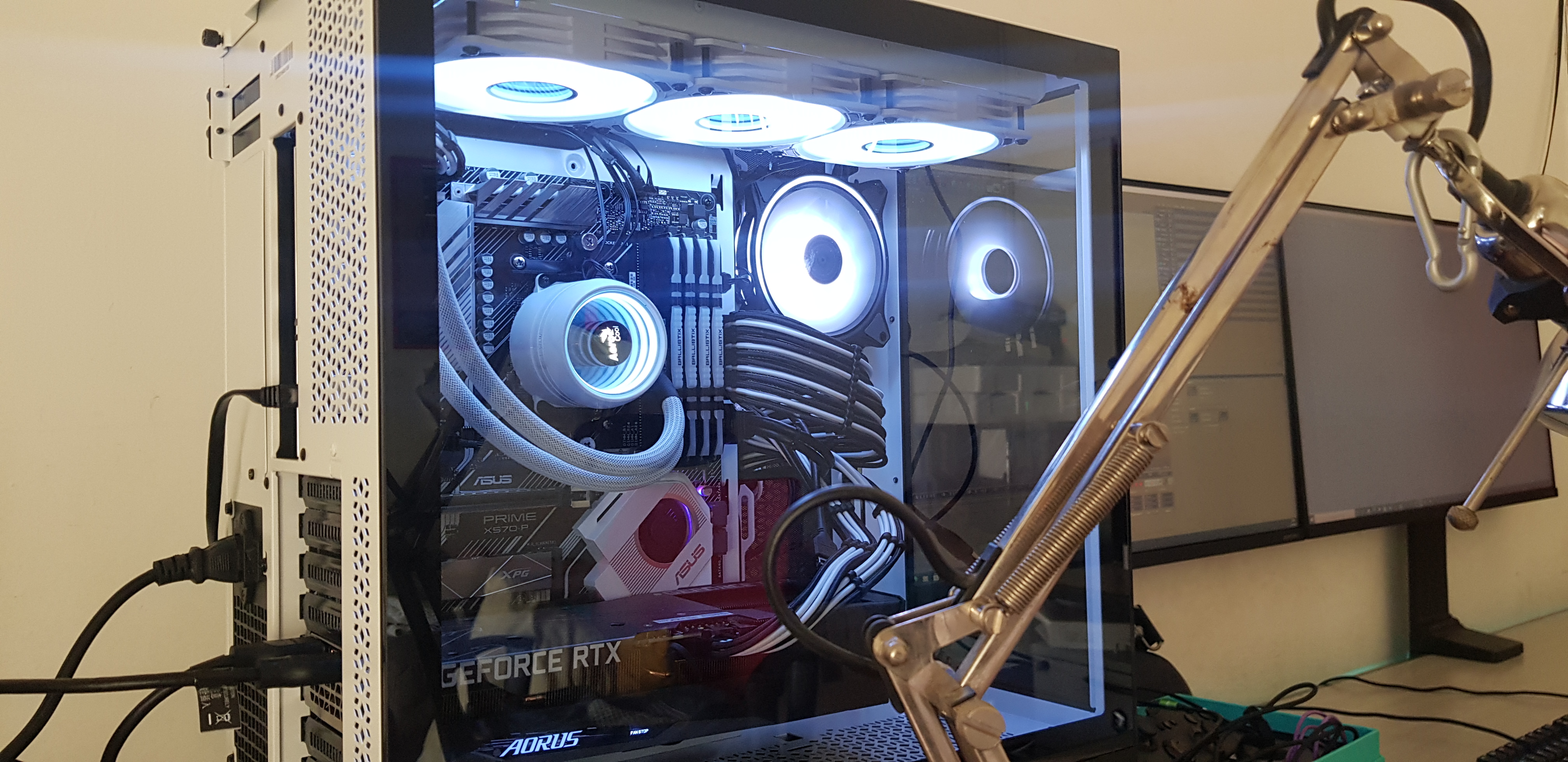 Gigabyte Aorus RTX 3060 Ti Elite Scheda Video 8GB LHR