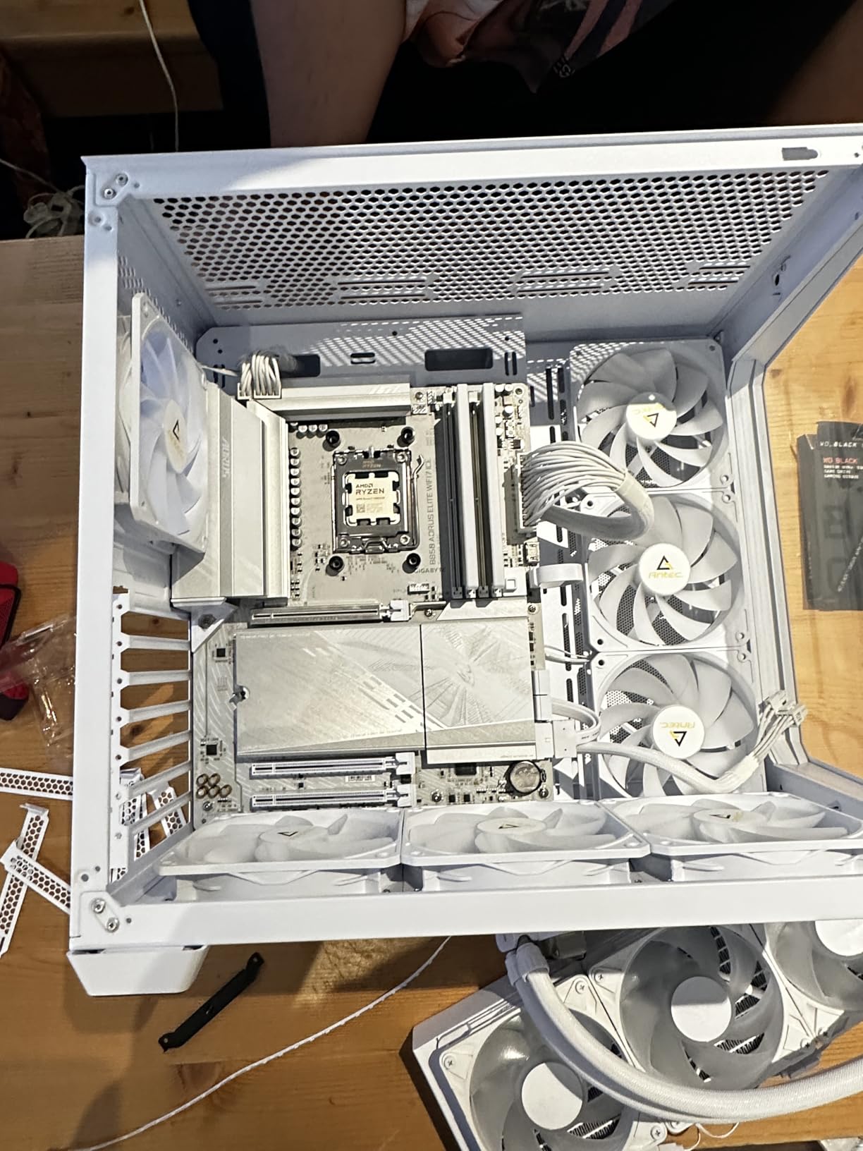 GIGABYTE AORUS B850 ELITE WIFI7 ICE scheda madre ATX