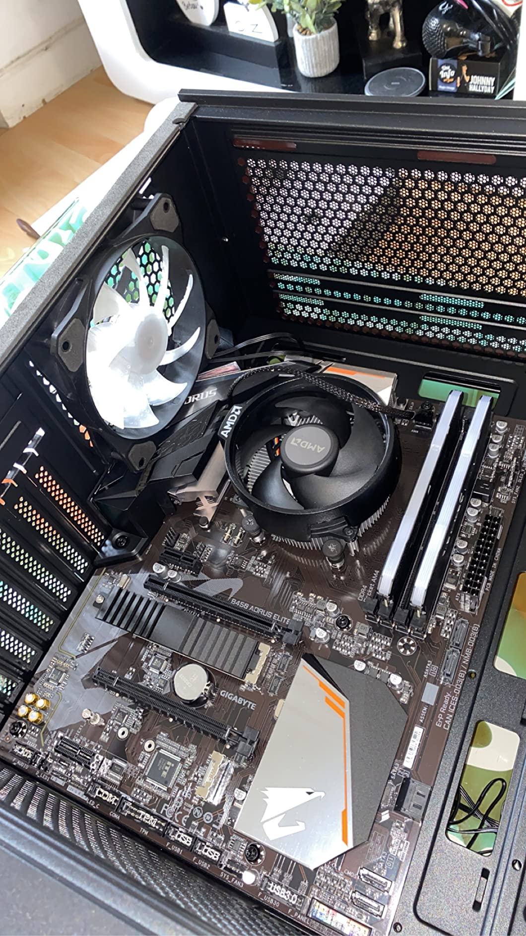 GIGABYTE B450 AORUS Elite V2 scheda madre AM4 DDR4