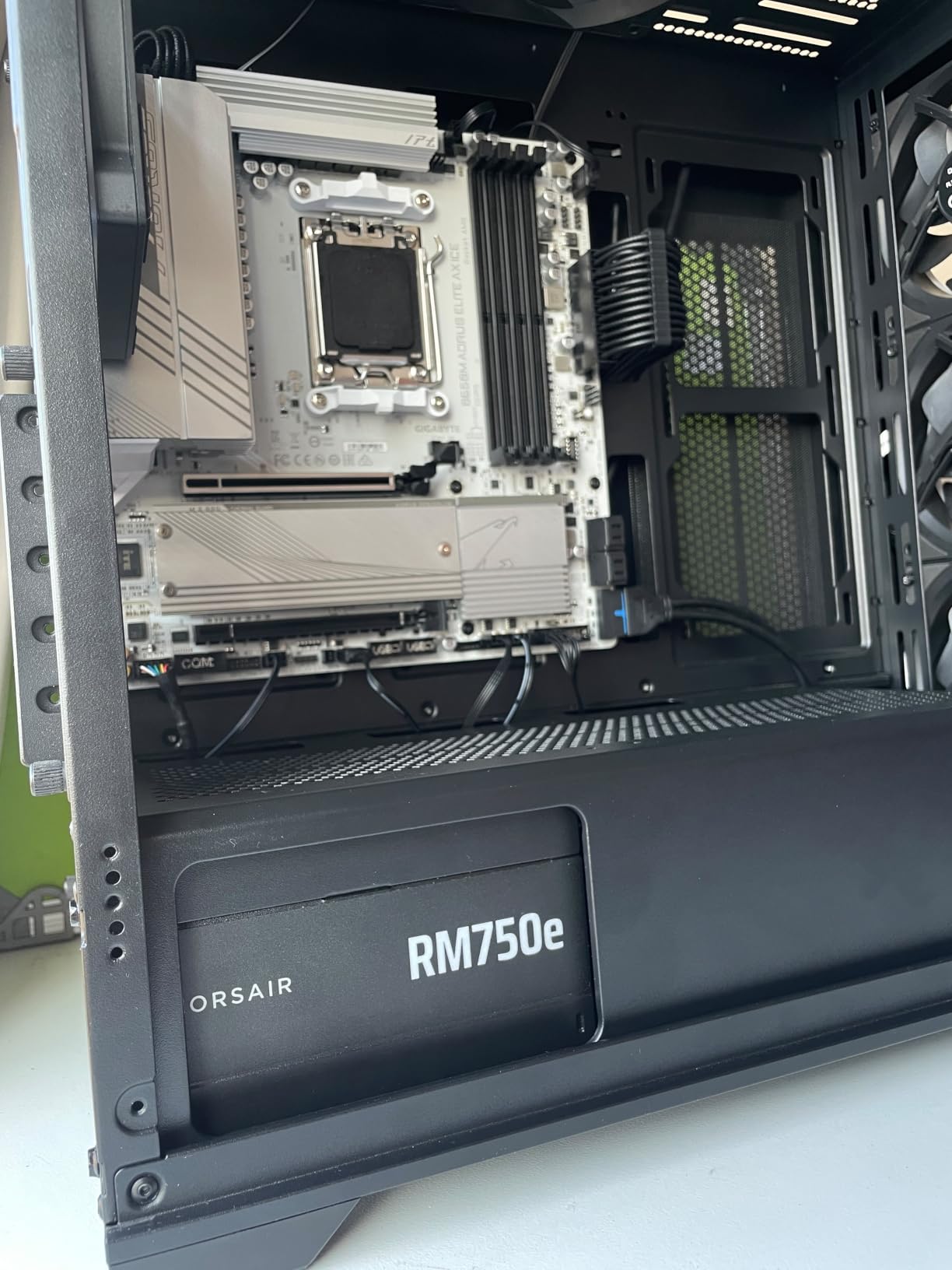 GIGABYTE C102 GLASS case PC Midi Tower nero vetro