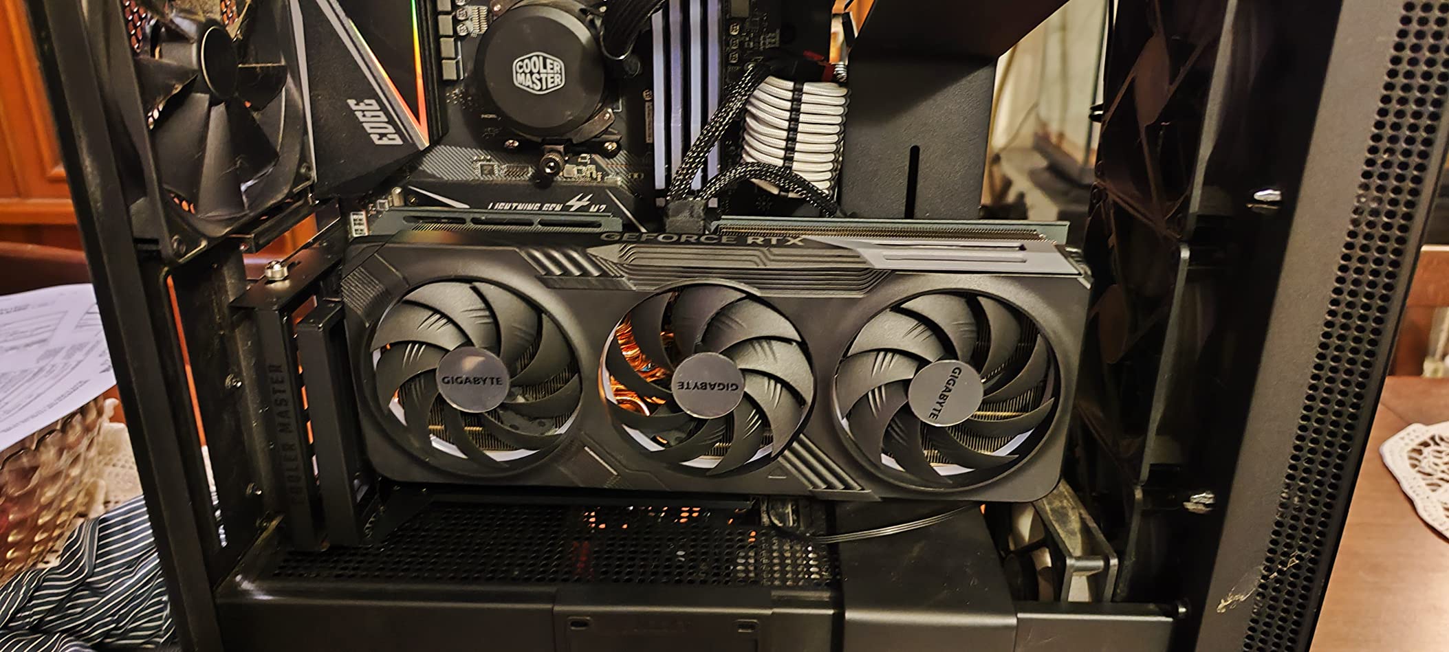 GIGABYTE RTX 4070 Ti GAMING OC scheda video 12GB GDDR6X