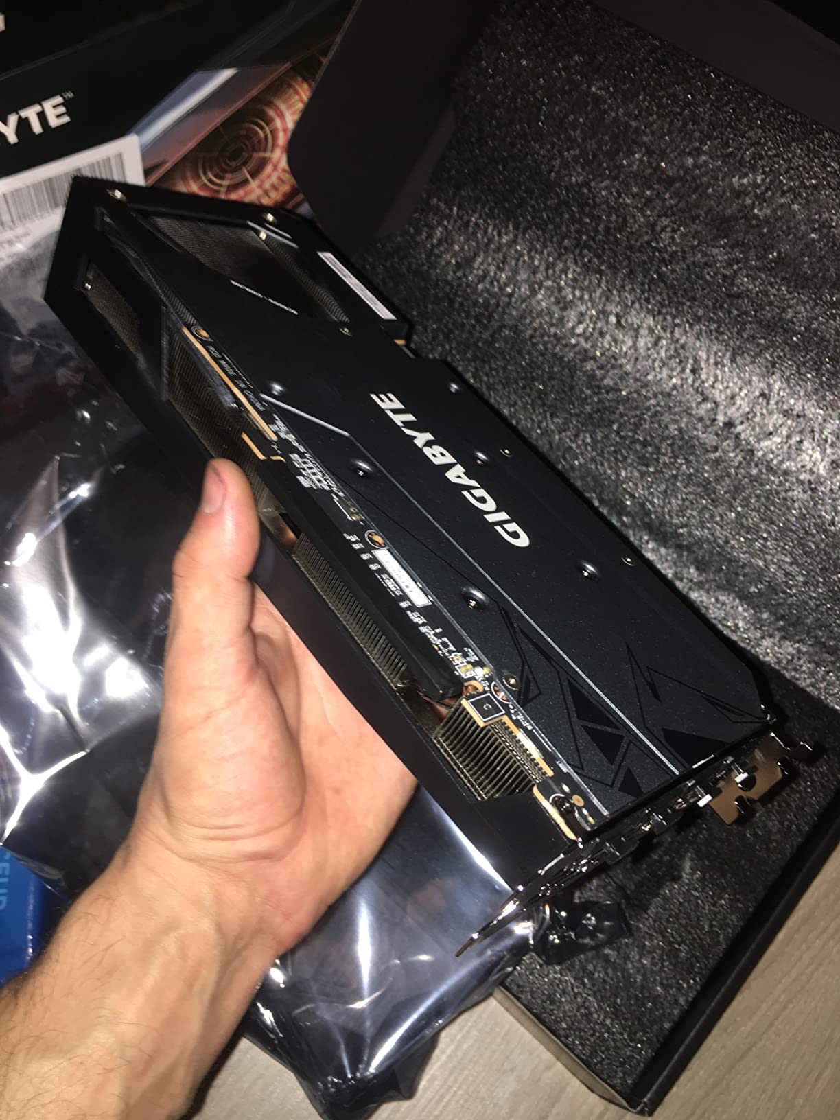 GIGABYTE GAMING OC PRO RX 6600 XT scheda video 8GB