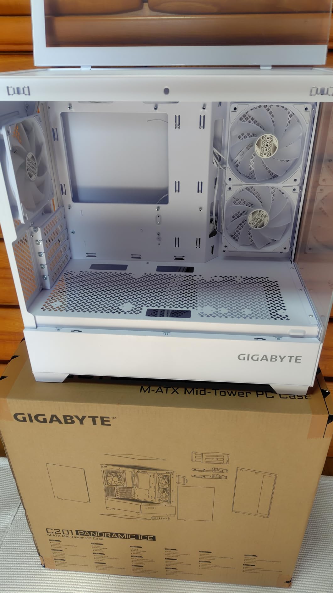 GIGABYTE C201 Panoramic Ice Case PC Mid Tower Bianco