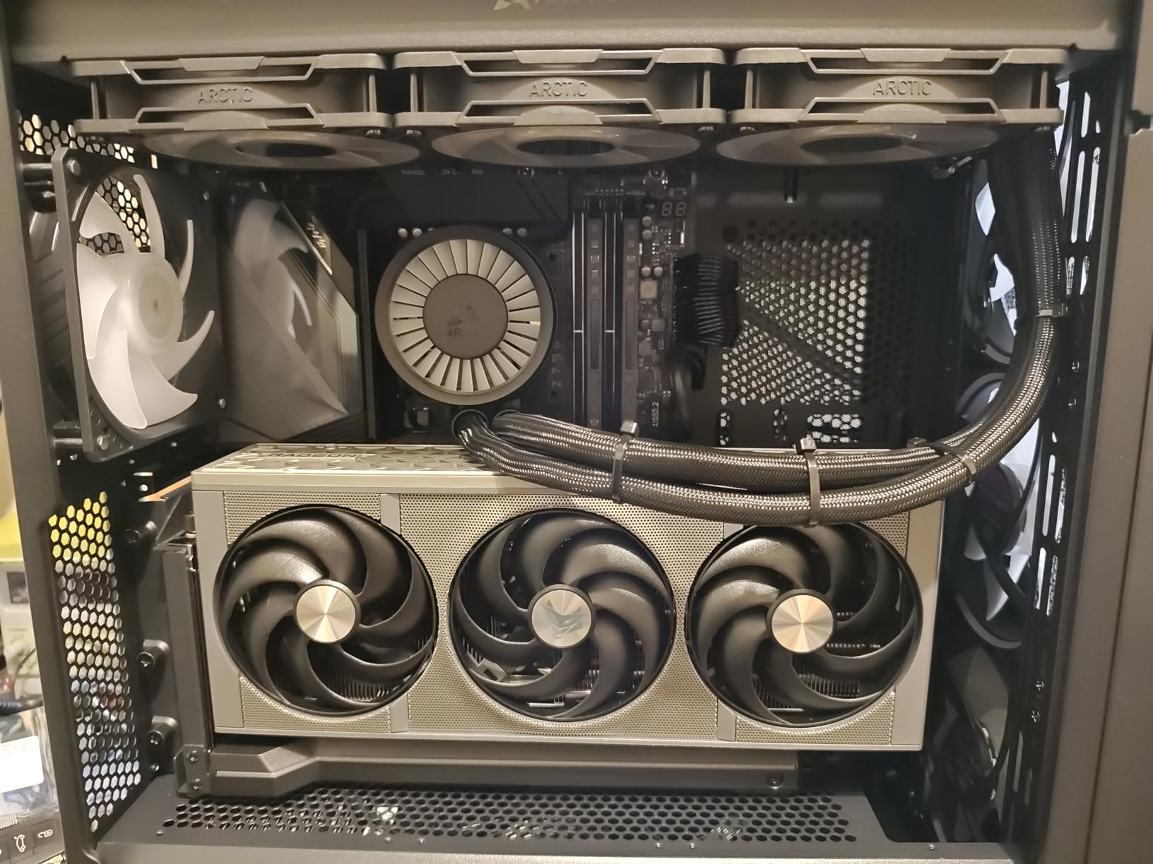 GIGABYTE AORUS Z790 AORUS MASTER X scheda madre Wi-Fi 7