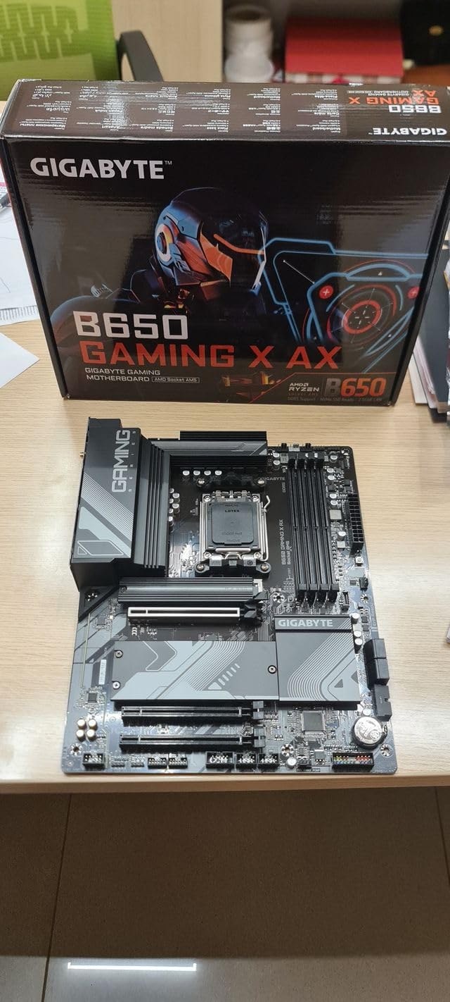 GIGABYTE B650 GAMING X AX Scheda Madre AM5 Wi-Fi 6E DDR5