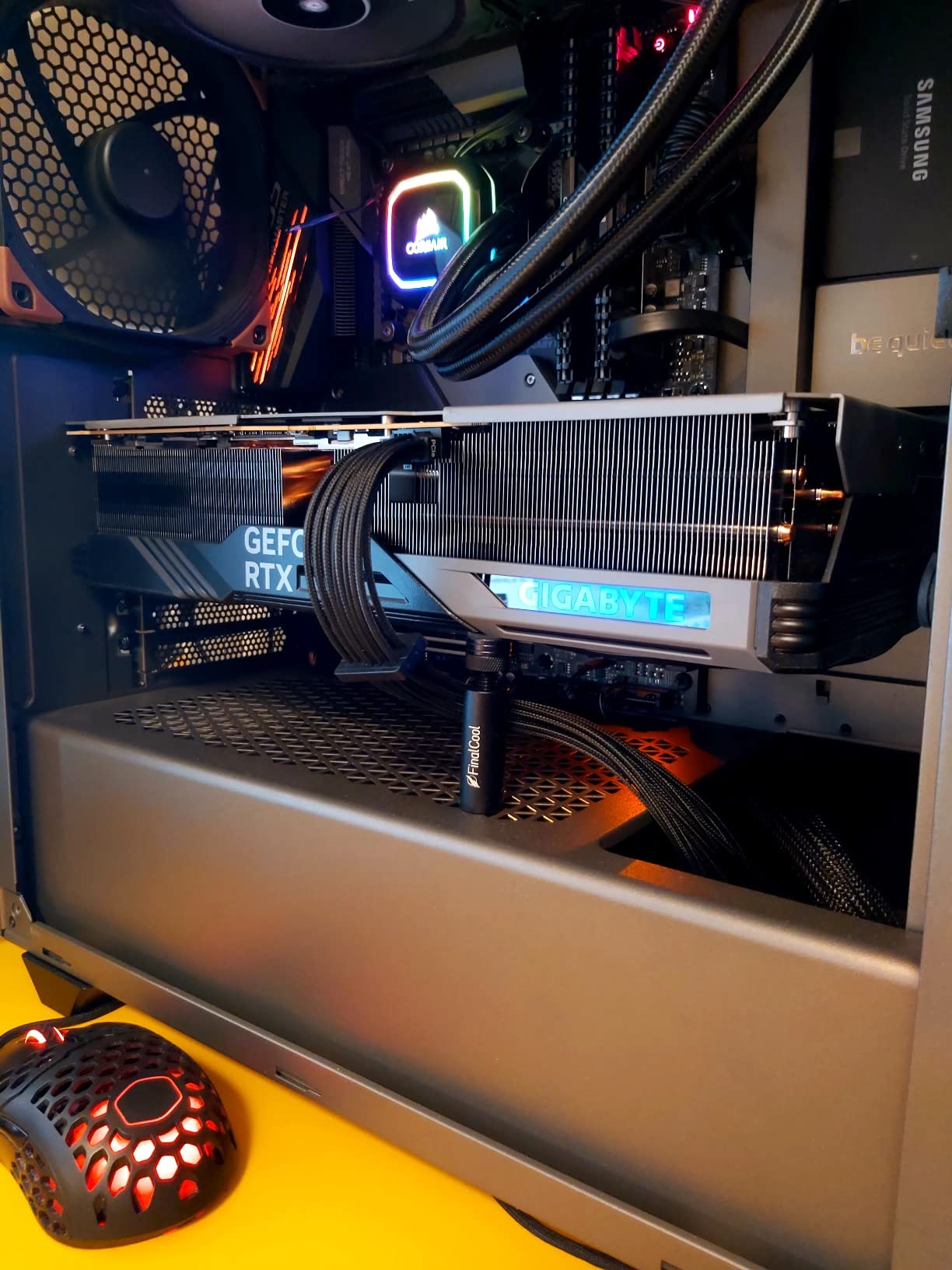 GIGABYTE RTX 4090 GAMING OC 24GB scheda video GDDR6X