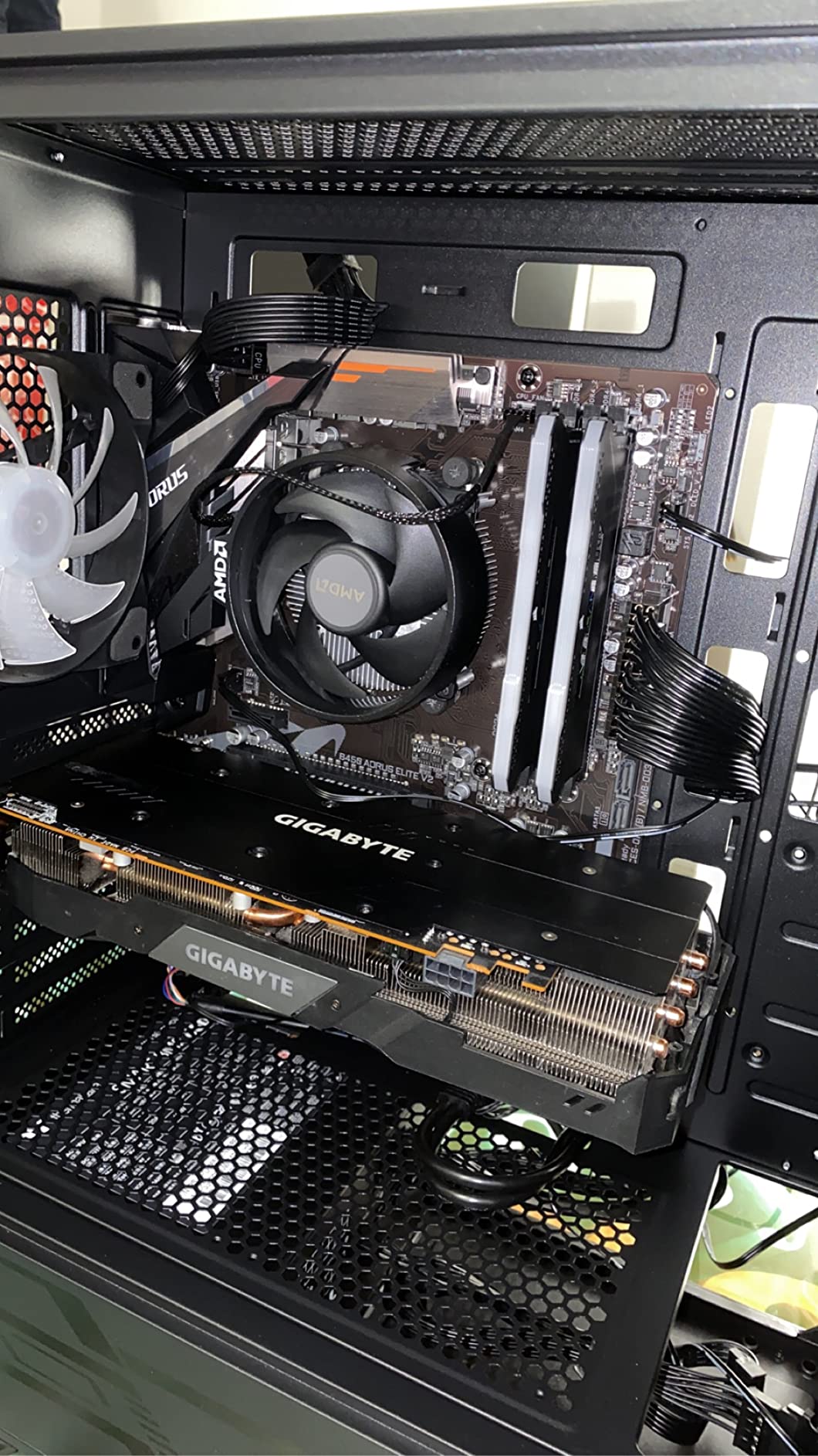 GIGABYTE B450 AORUS Elite V2 scheda madre AM4 DDR4