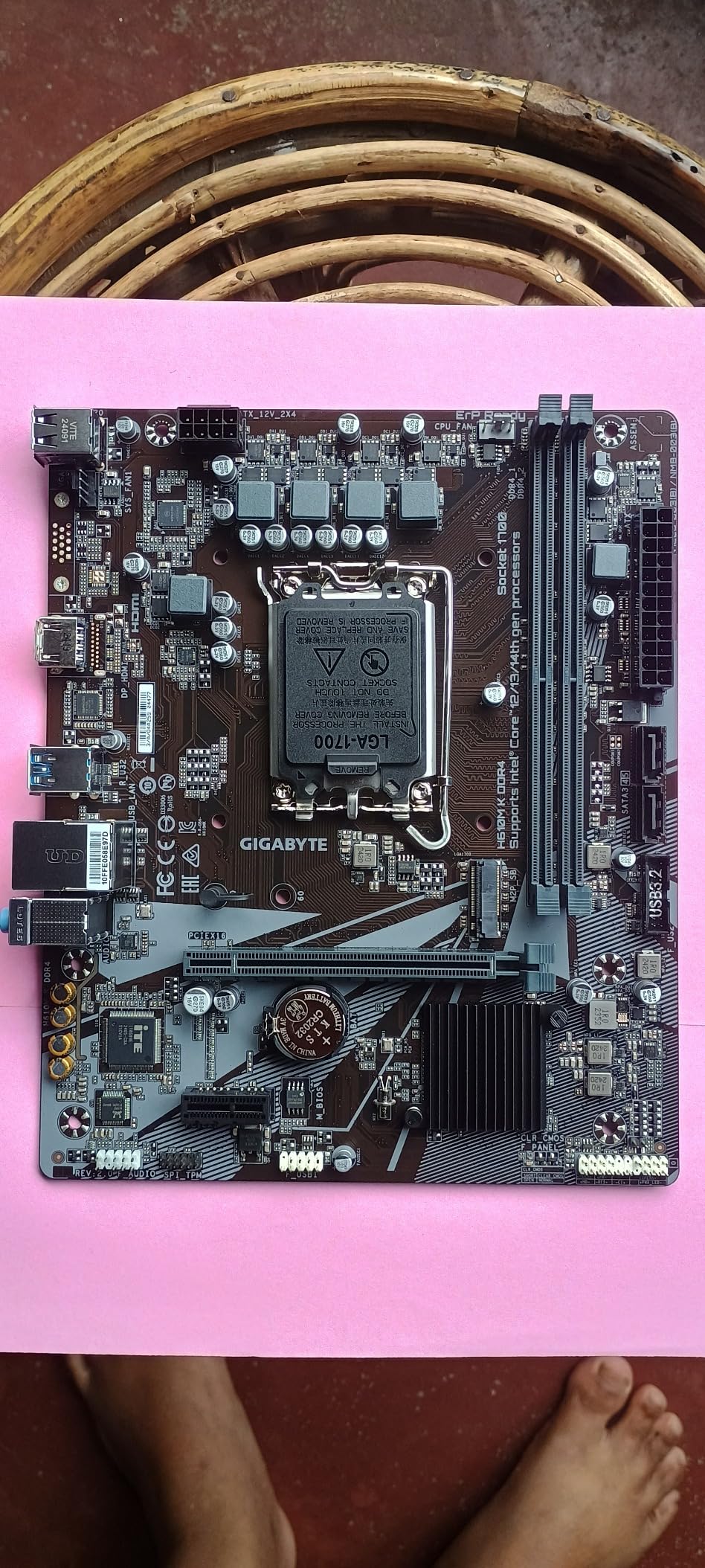 GIGABYTE H610M S2H V2 DDR4 scheda madre micro-ATX