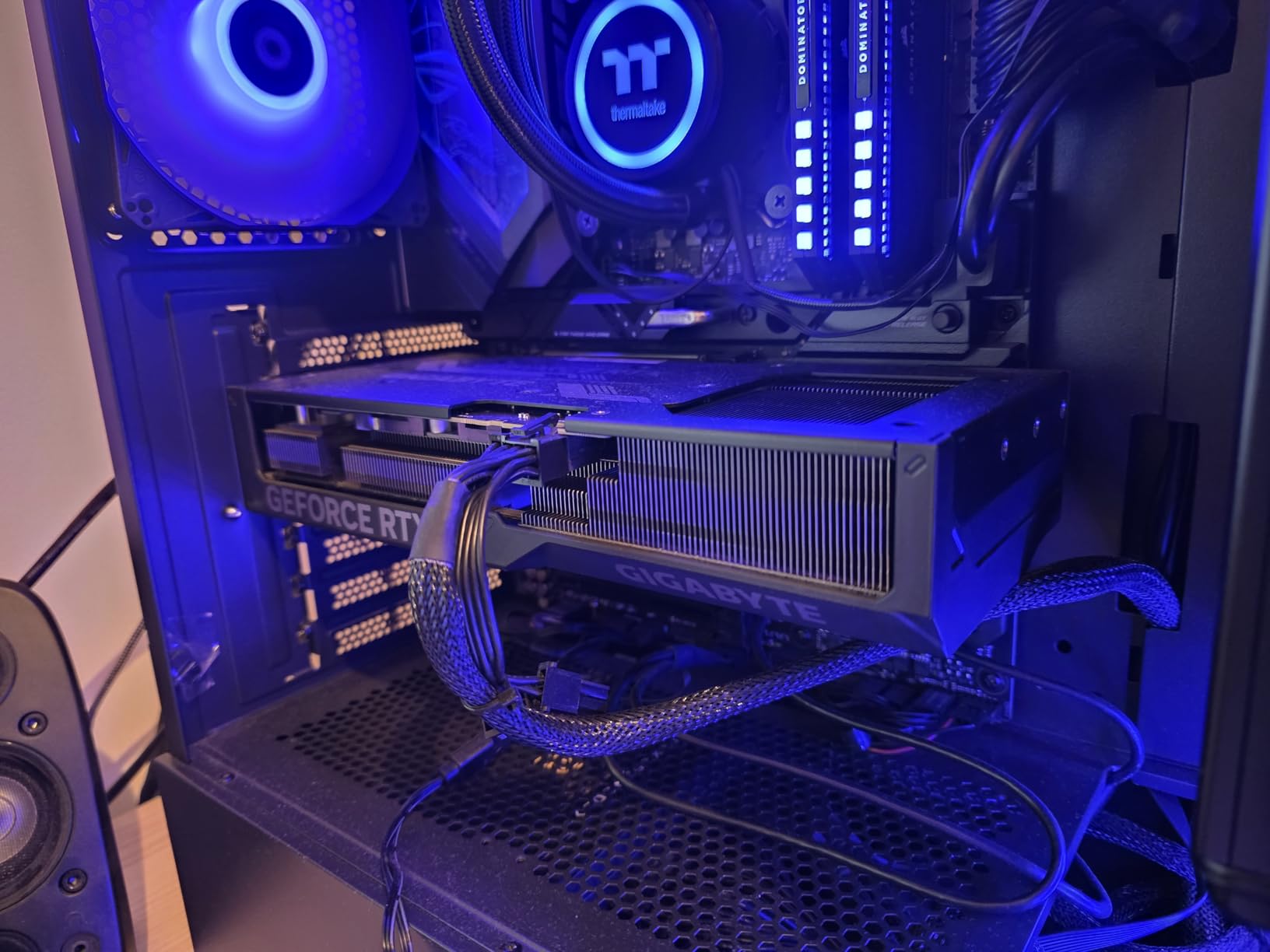 GIGABYTE WINDFORCE OC RTX 4070 scheda grafica 12GB GDDR6X