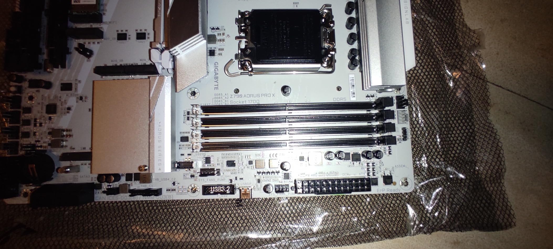 GIGABYTE AORUS Z790 AORUS PRO X scheda madre DDR5 WiFi 7