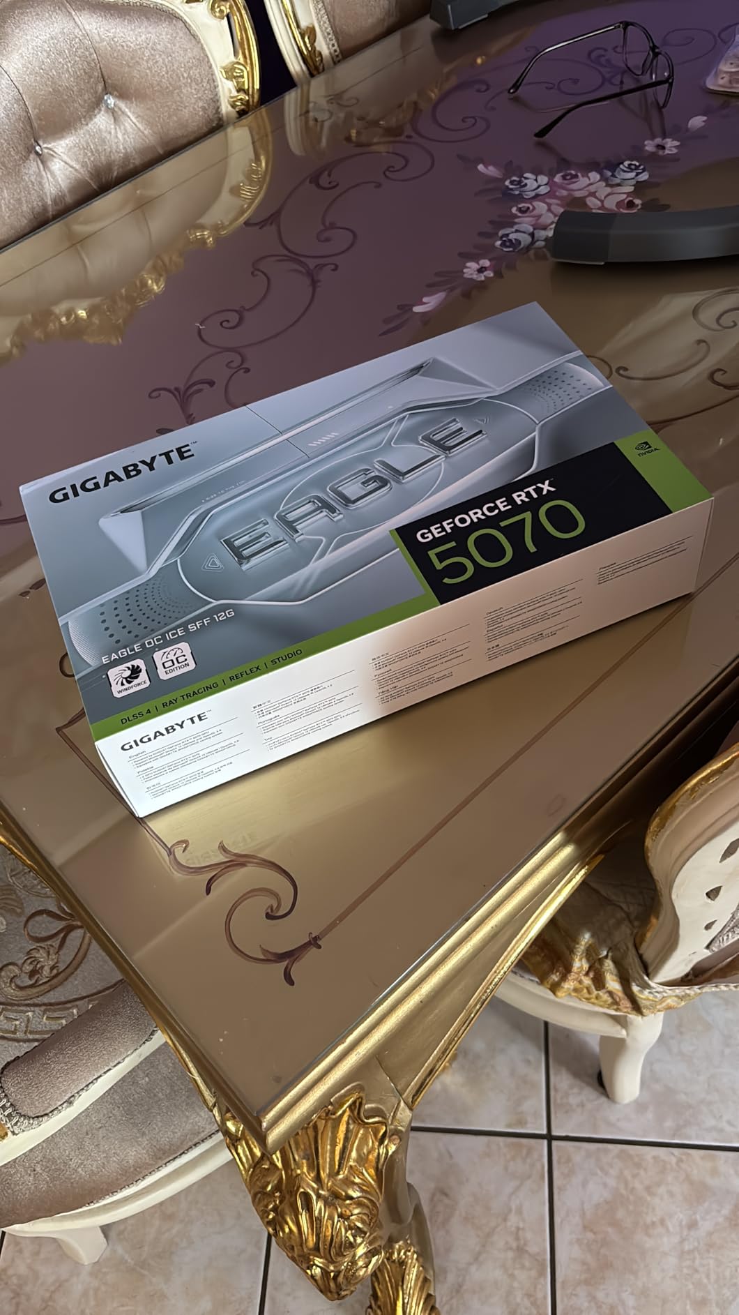 GIGABYTE RTX 5070 EAGLE OC ICE SFF 12G scheda grafica 12GB GDDR7