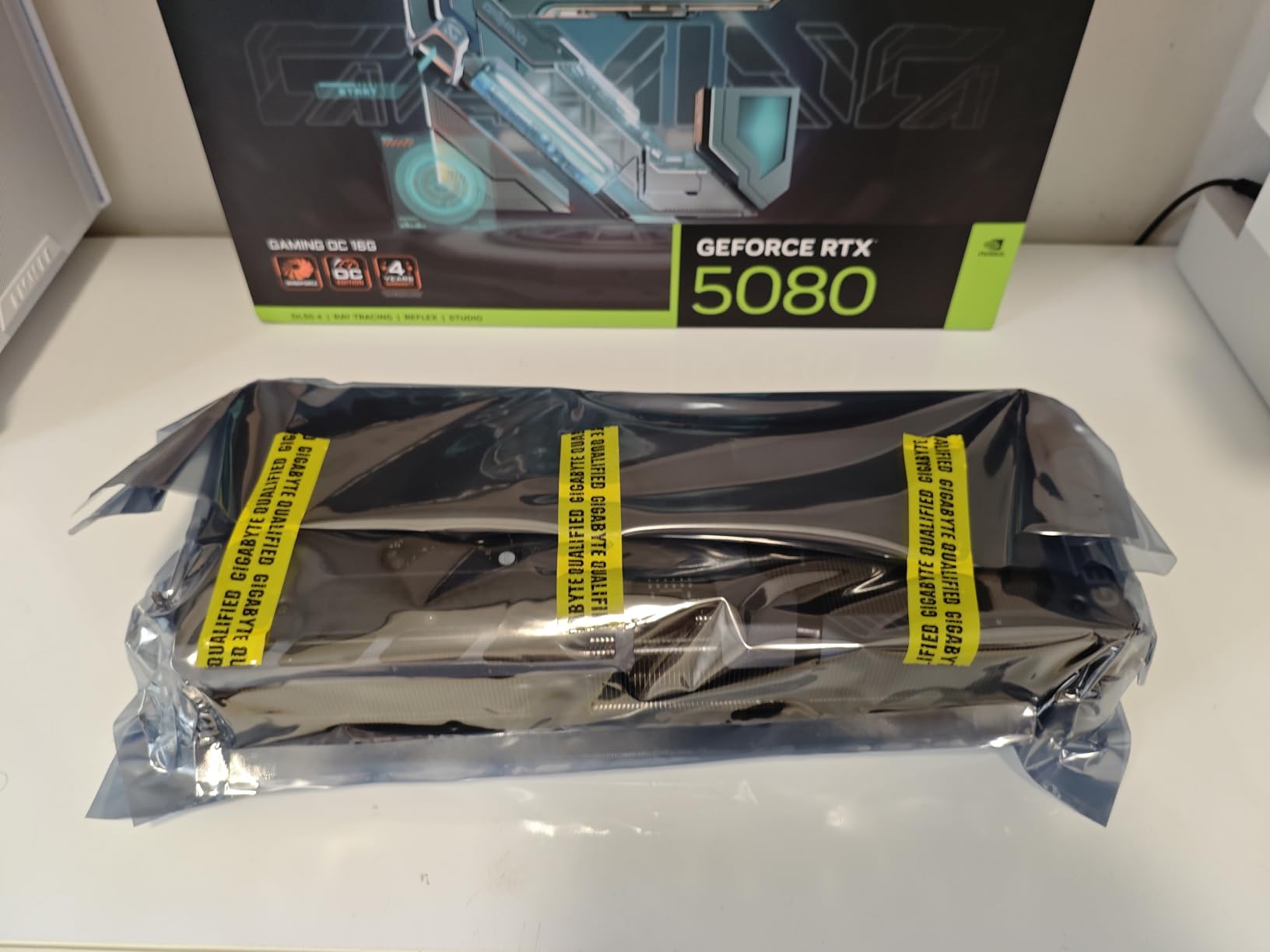 GIGABYTE GAMING OC GeForce RTX 5080 16G scheda video GDDR7