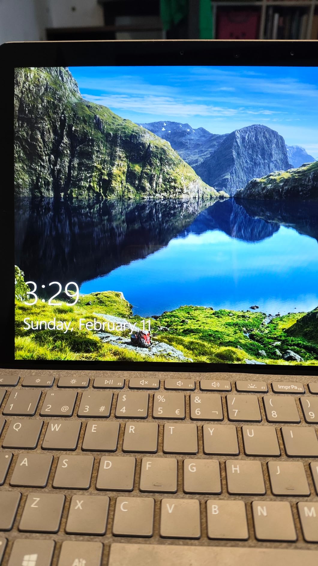 Microsoft Surface Go 2 Tablet 10,5" Ricondizionato Touch 10 Ore