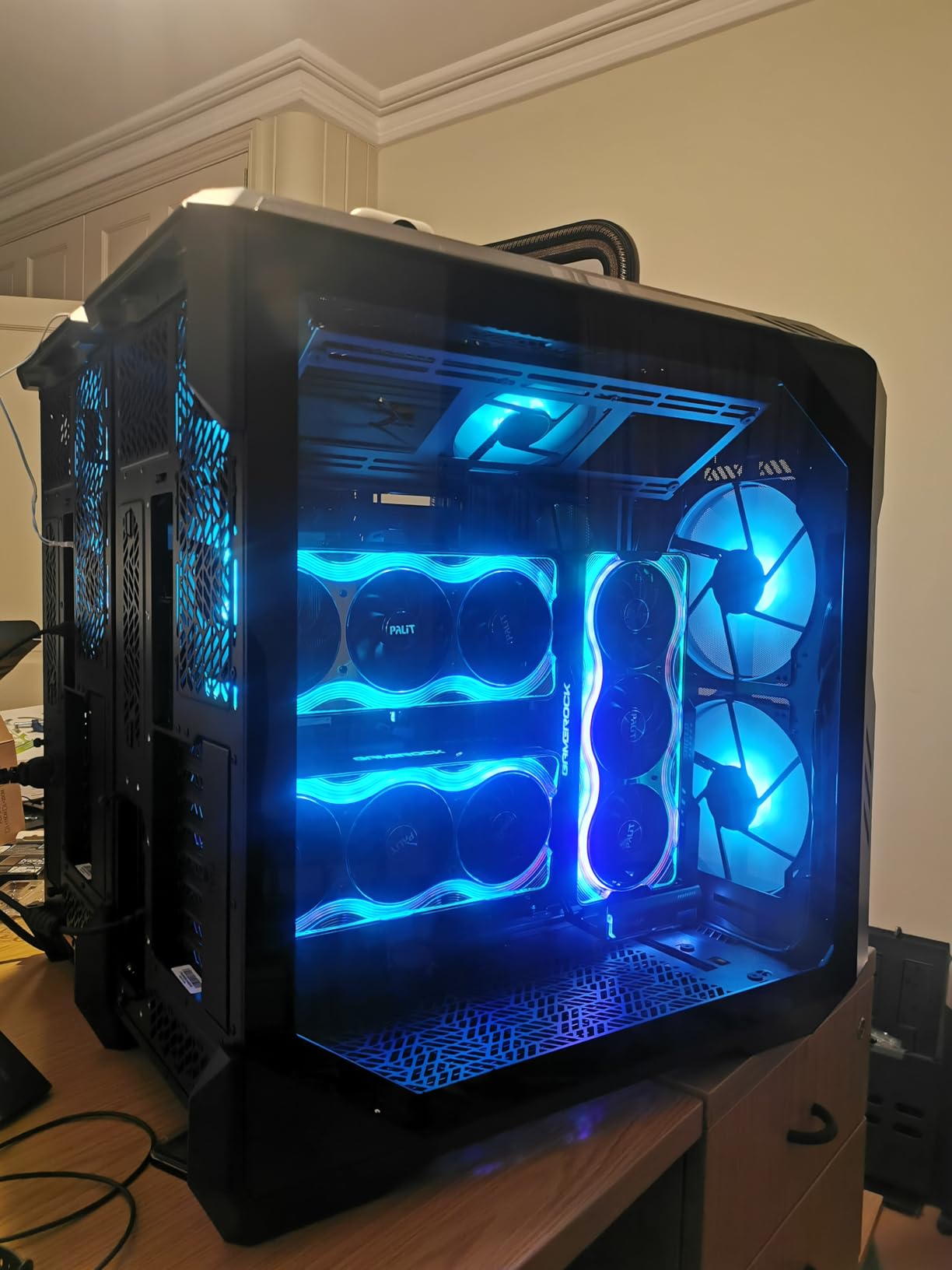 GIGABYTE TRX50 AERO D scheda madre sTR5 Wi-Fi 7