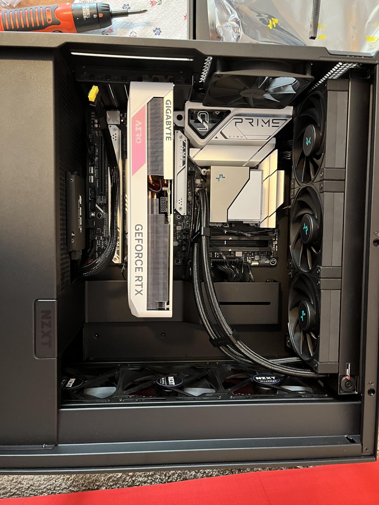 GIGABYTE AERO RTX 4070 SUPER AERO OC scheda video 12GB GDDR6X