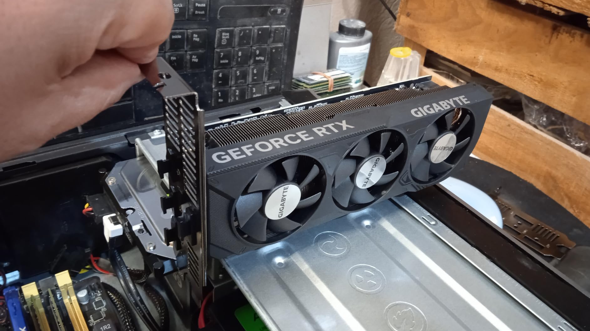 GIGABYTE GeForce RTX 4060 OC Low Profile 8G Scheda Video 8GB
