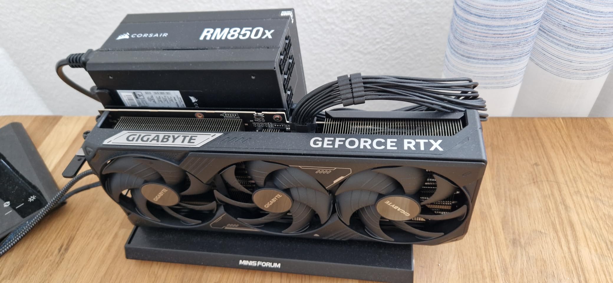 Gigabyte RTX 5080 Windforce OC SFF 16G scheda video GDDR7