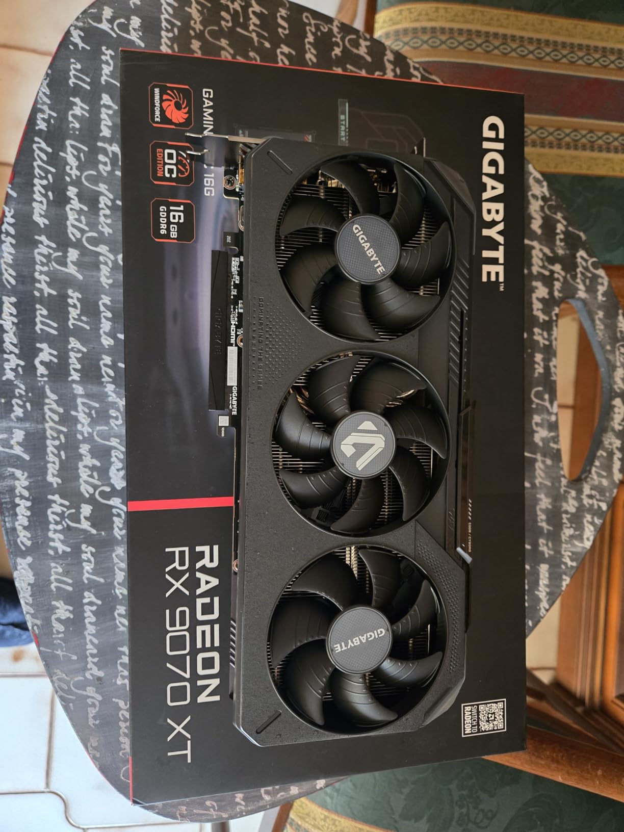 GIGABYTE Gaming OC GV-R9070XTGAMING OC-16GD scheda grafica 16GB