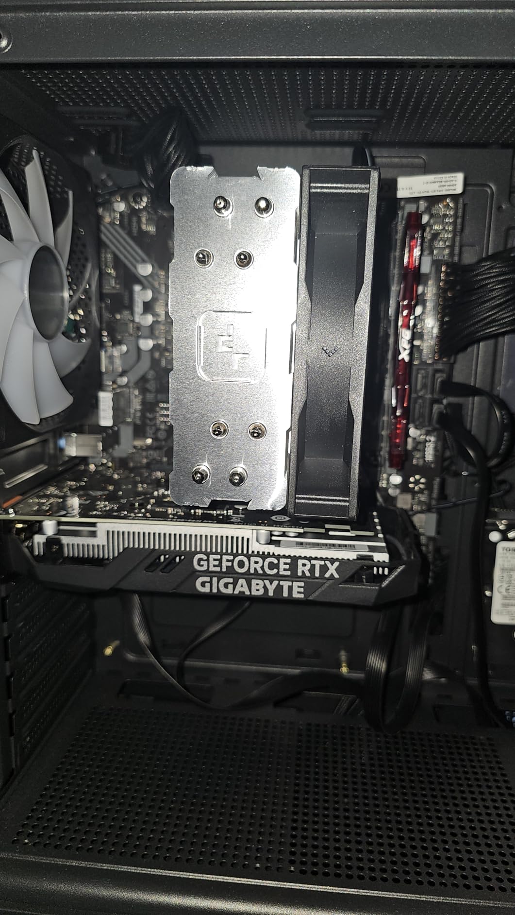 GIGABYTE B760M H DDR4 scheda madre micro-ATX LGA1700