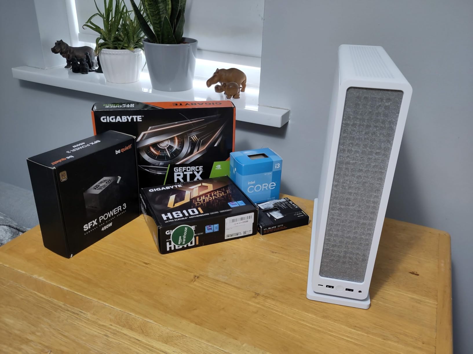 GIGABYTE H610I scheda madre DDR5 LGA1700 PCIe M.2