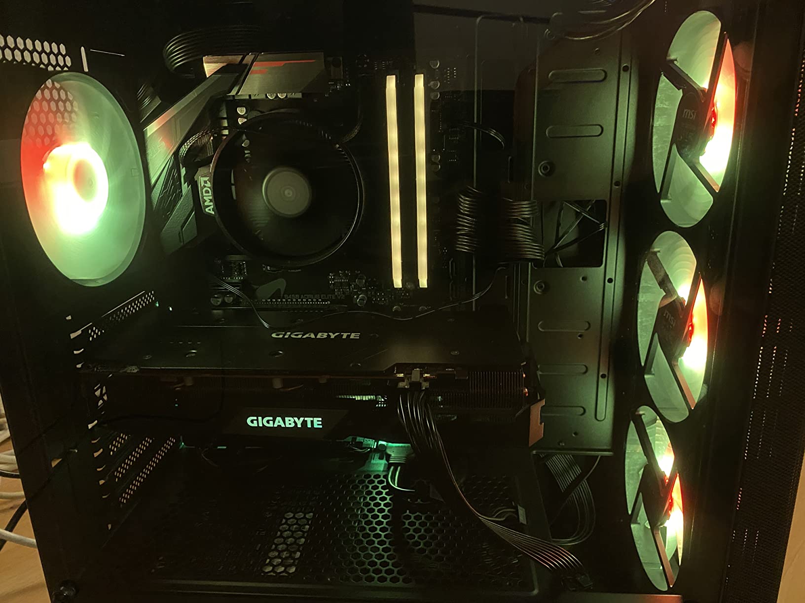 GIGABYTE B450 AORUS Elite V2 scheda madre AM4 DDR4