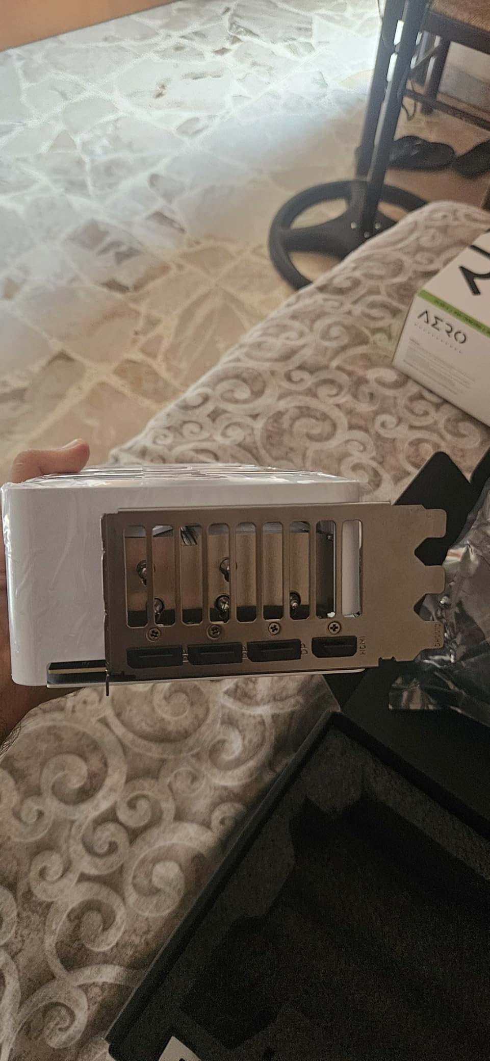 Gigabyte RTX 5070 Ti Aero OC Scheda Video 16GB GDDR7