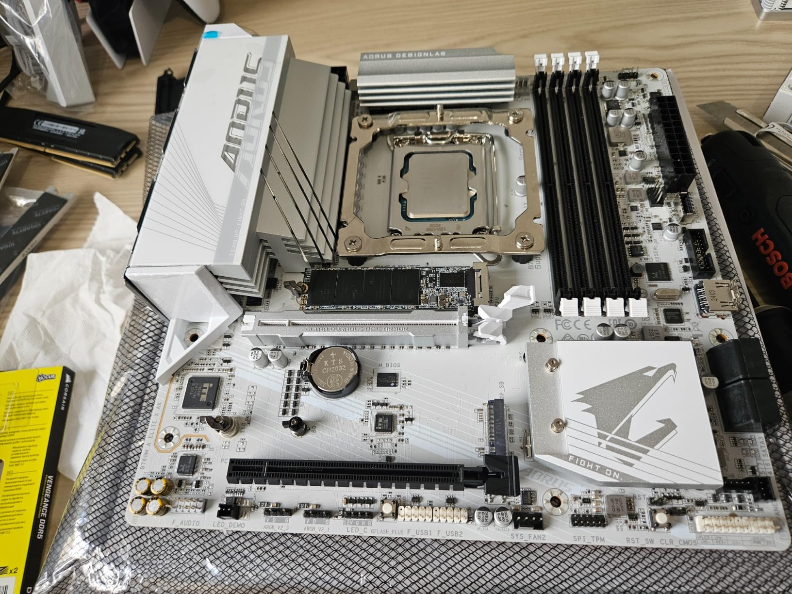 GIGABYTE B760M AORUS ELITE X AX scheda madre DDR5 micro-ATX