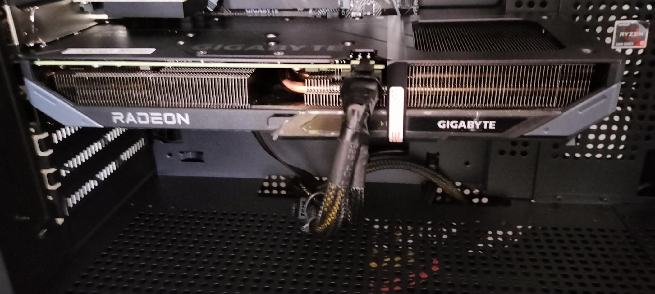 Gigabyte GAMING OC GV-R9060XTGAMING OC-8GD scheda video 8GB