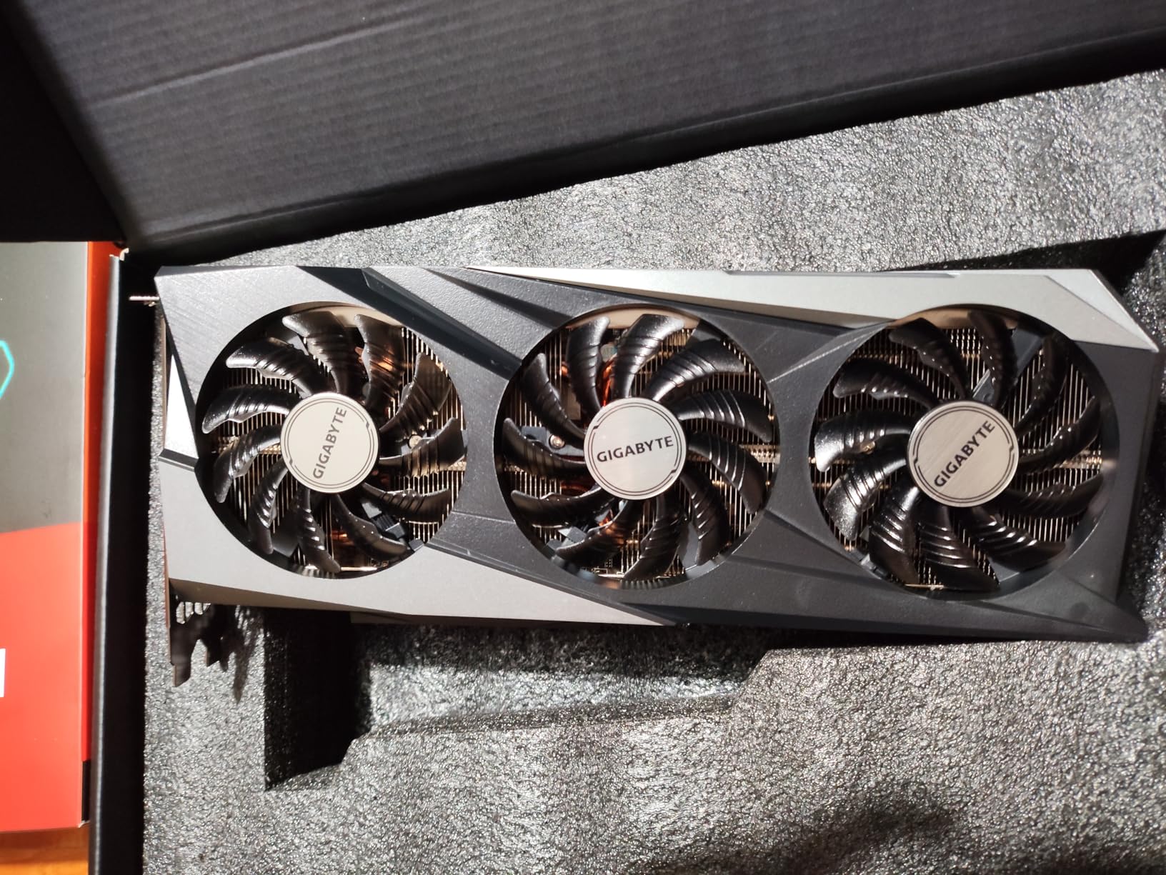 GIGABYTE RX 7600 Gaming OC 8G scheda video GDDR6