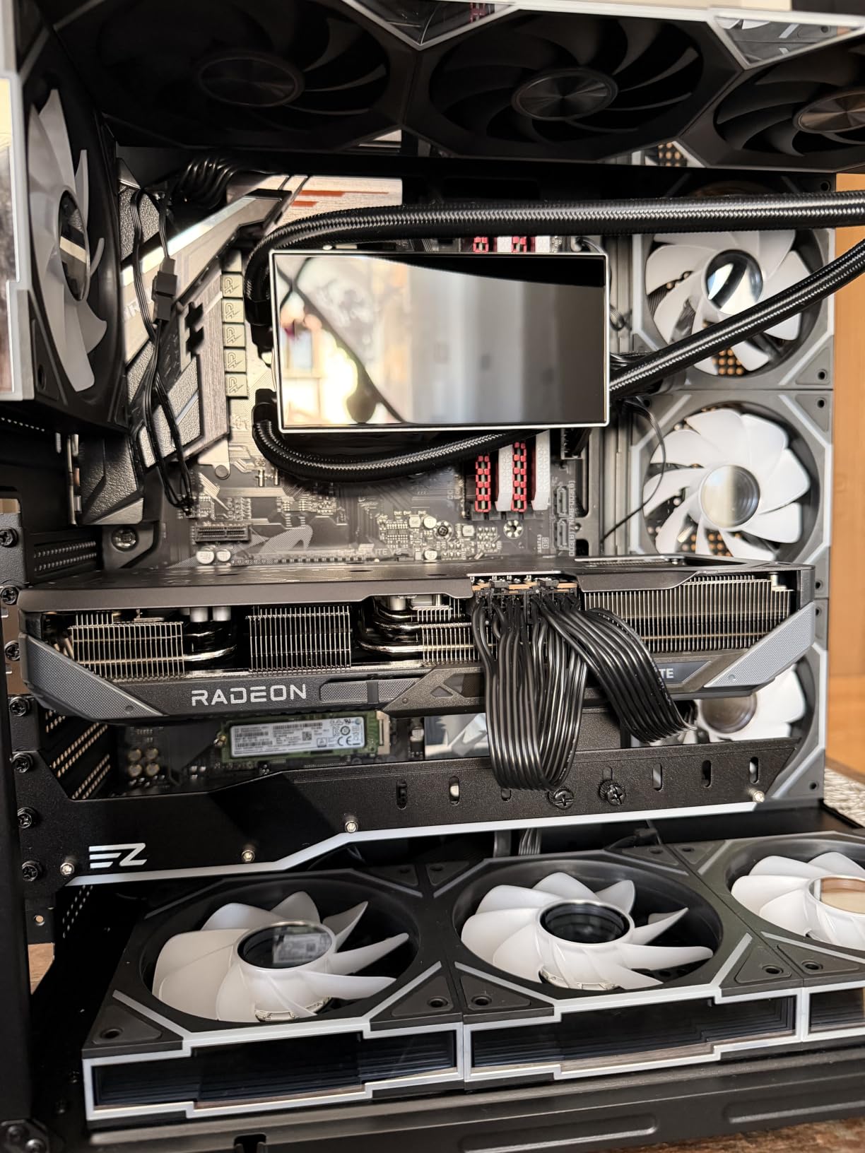 GIGABYTE RX 9070 GAMING 16GB scheda video GDDR6