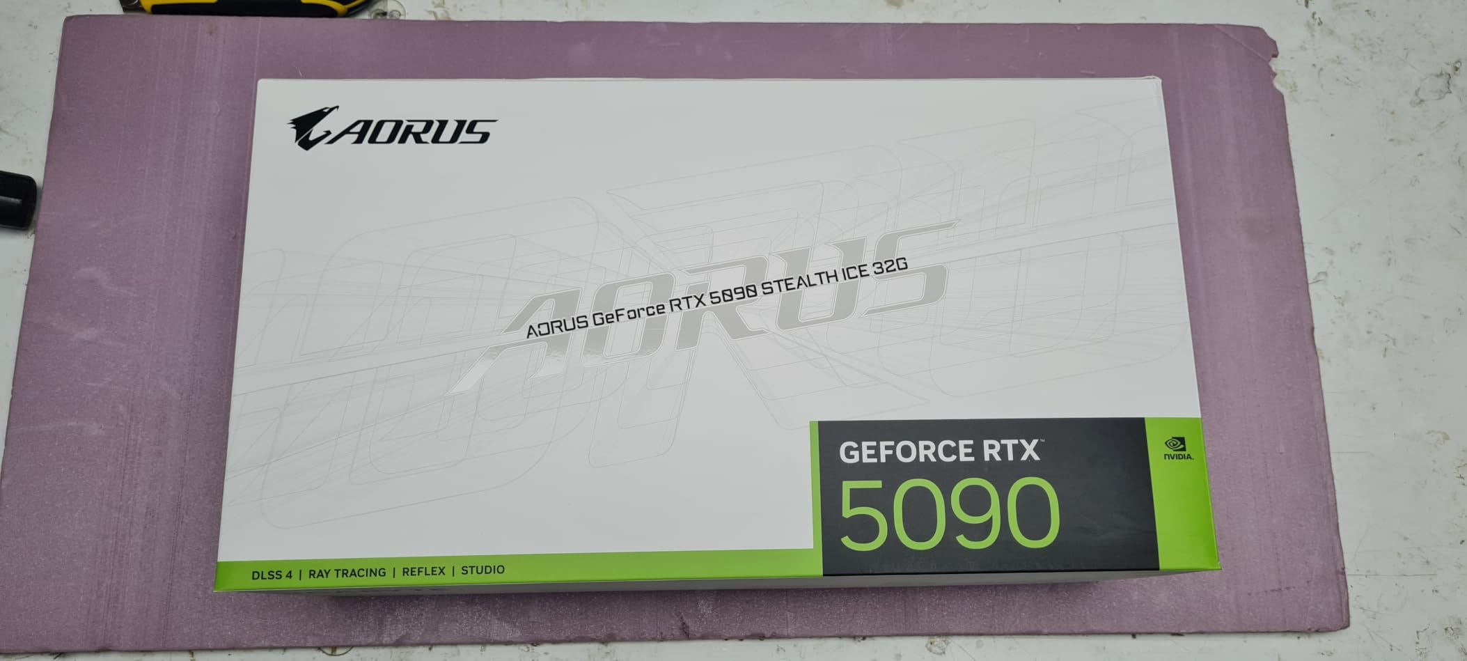 Gigabyte Aorus RTX 5090 Stealth Ice 32G scheda video 32GB