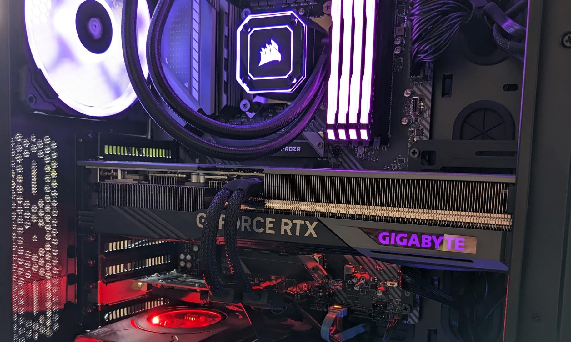 GIGABYTE RTX 4070 Ti GAMING OC scheda video 12GB GDDR6X