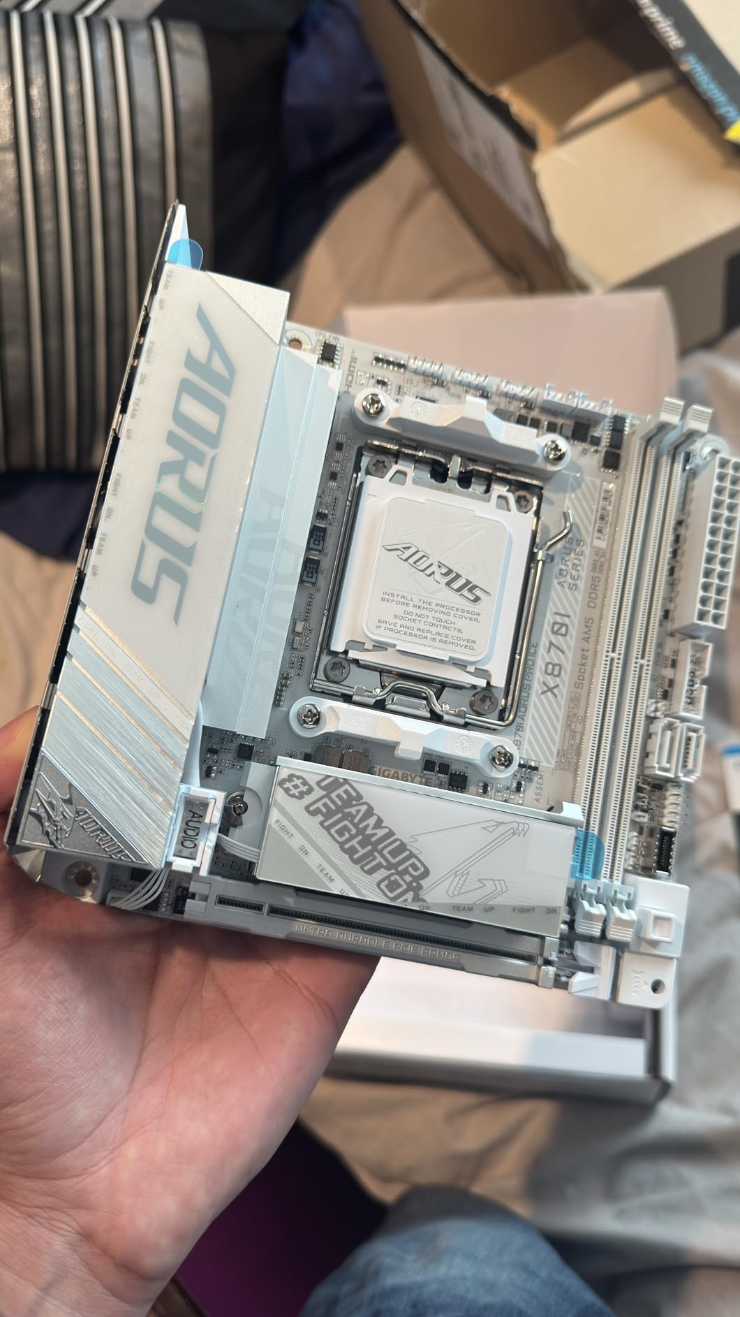 GIGABYTE AORUS X870I PRO ICE scheda madre AM5 Wi-Fi 7 Mini-ITX
