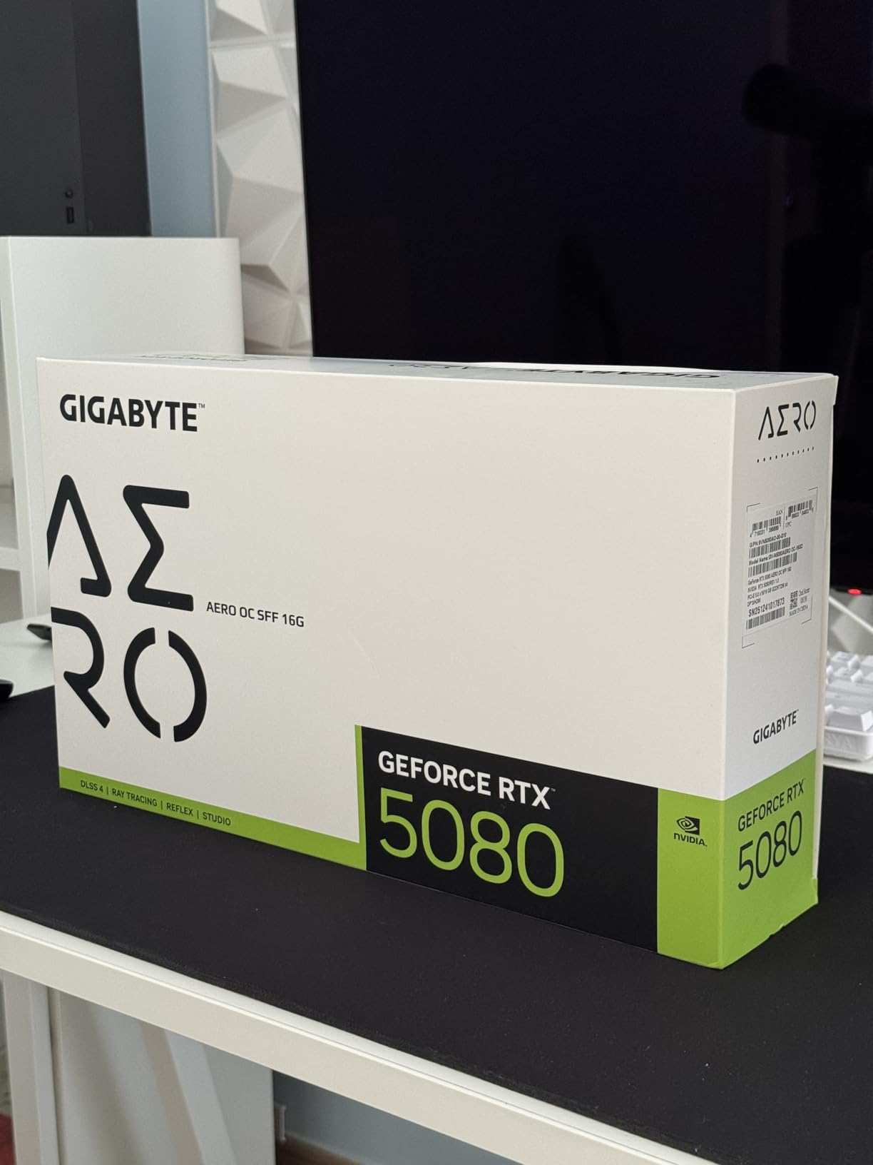Gigabyte RTX 5080 Aero OC SFF Scheda Video 16GB GDDR7