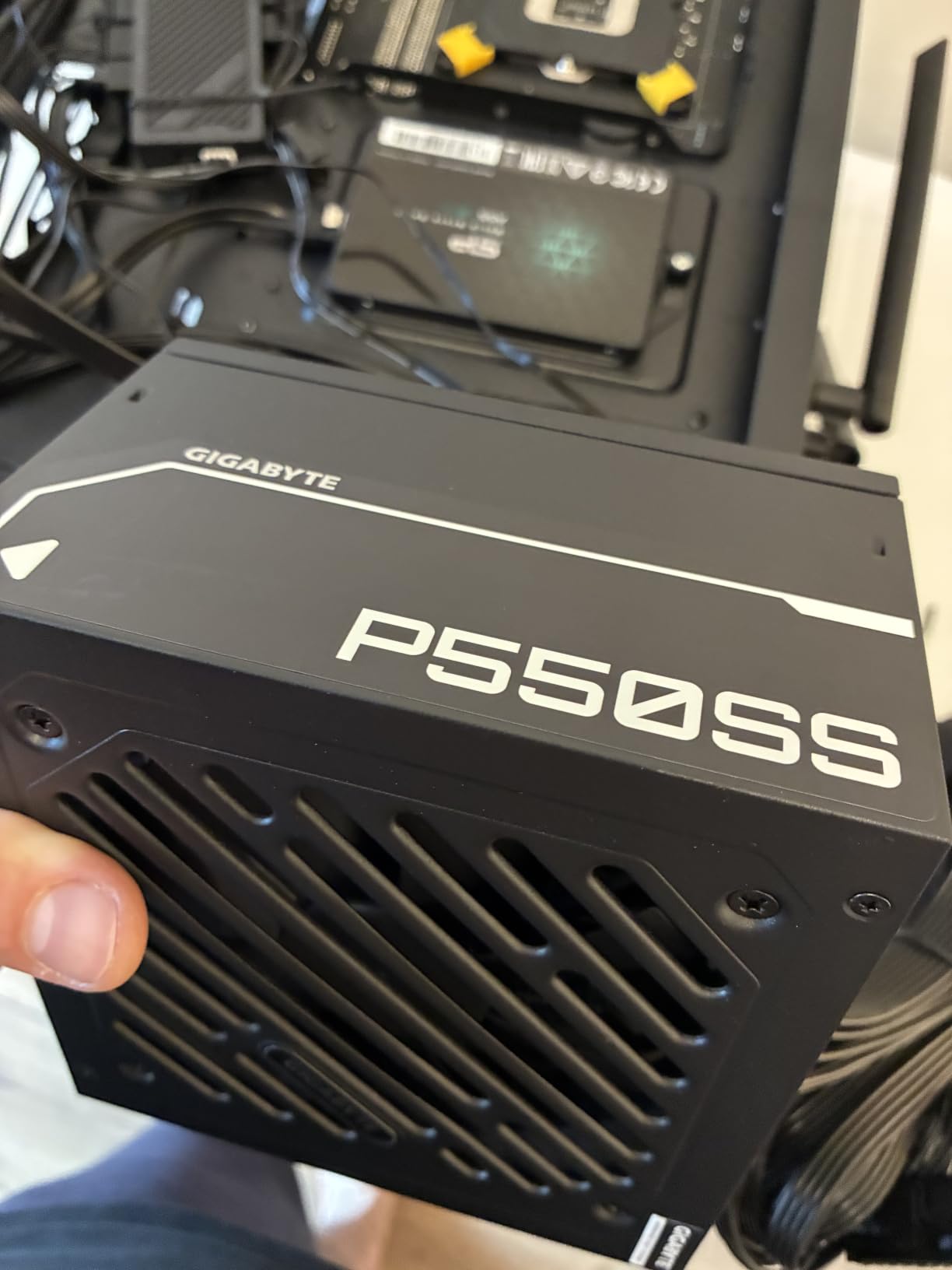 GIGABYTE P550SS alimentatore 550W modulare 80 PLUS Silver