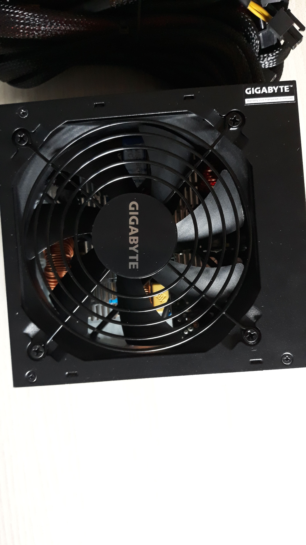 GIGABYTE G650B Alimentatore 650W 80 Plus Bronze