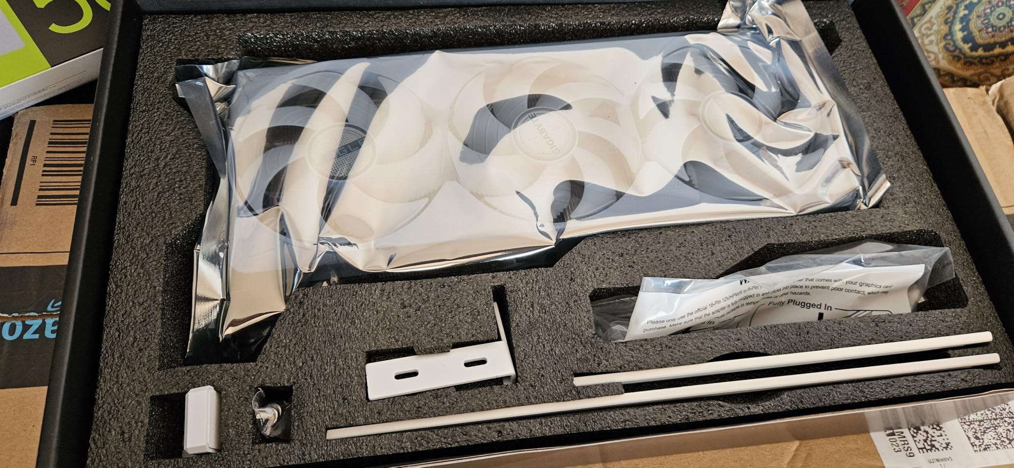 Gigabyte RTX 5070 Ti Eagle OC Ice SFF 16G scheda video 16GB GDDR7