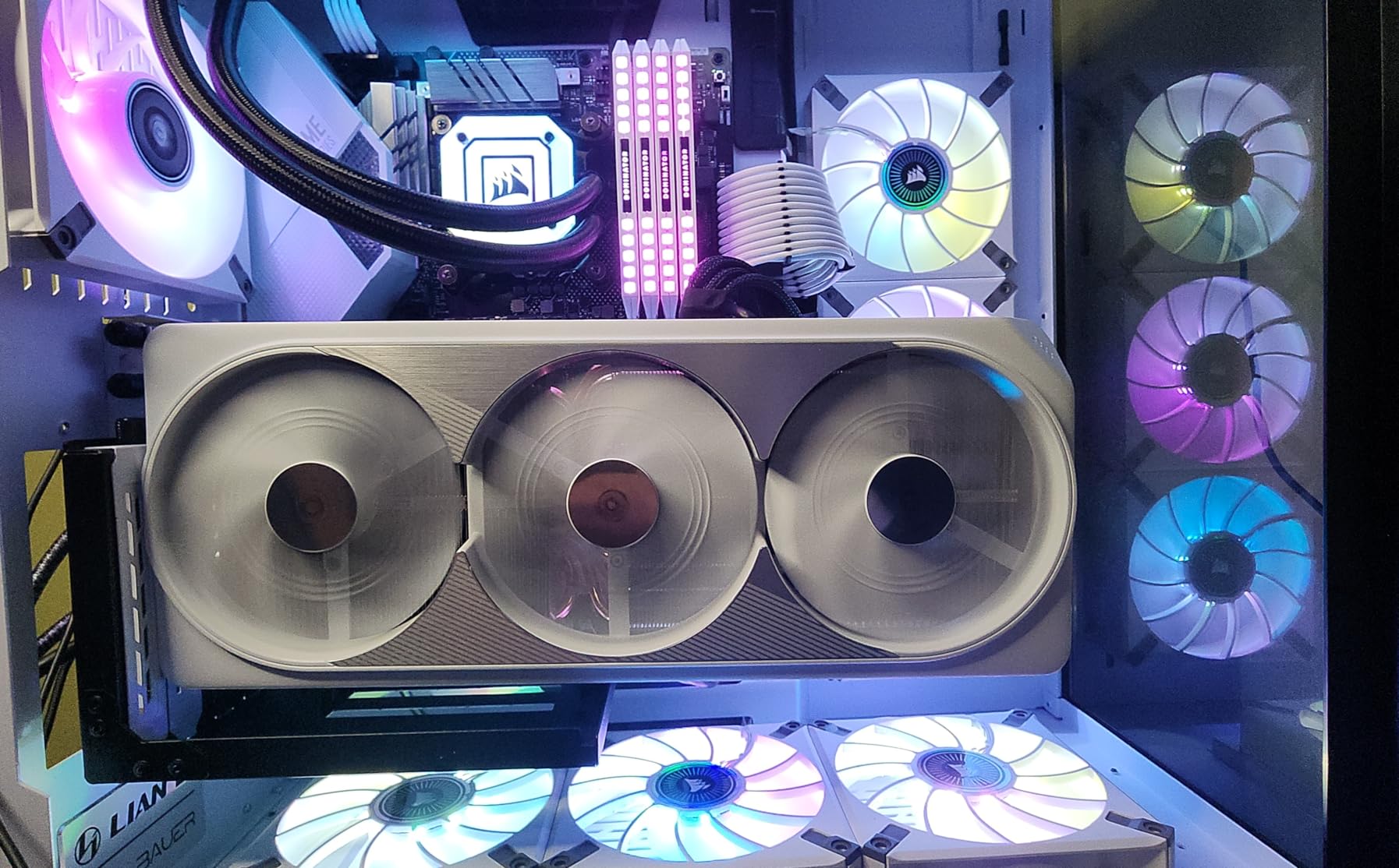 GIGABYTE RTX 4080 AERO OC 16G Scheda Video 16GB GDDR6X bianca