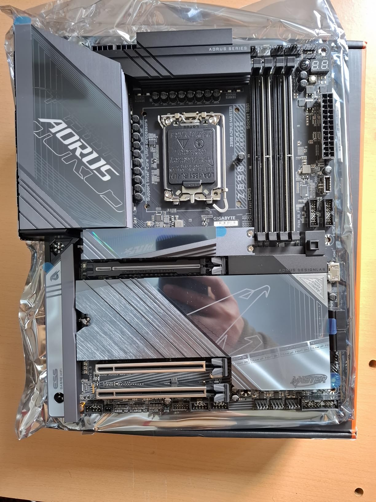 Gigabyte Z890 AORUS MASTER scheda madre Wi-Fi 7 DDR5