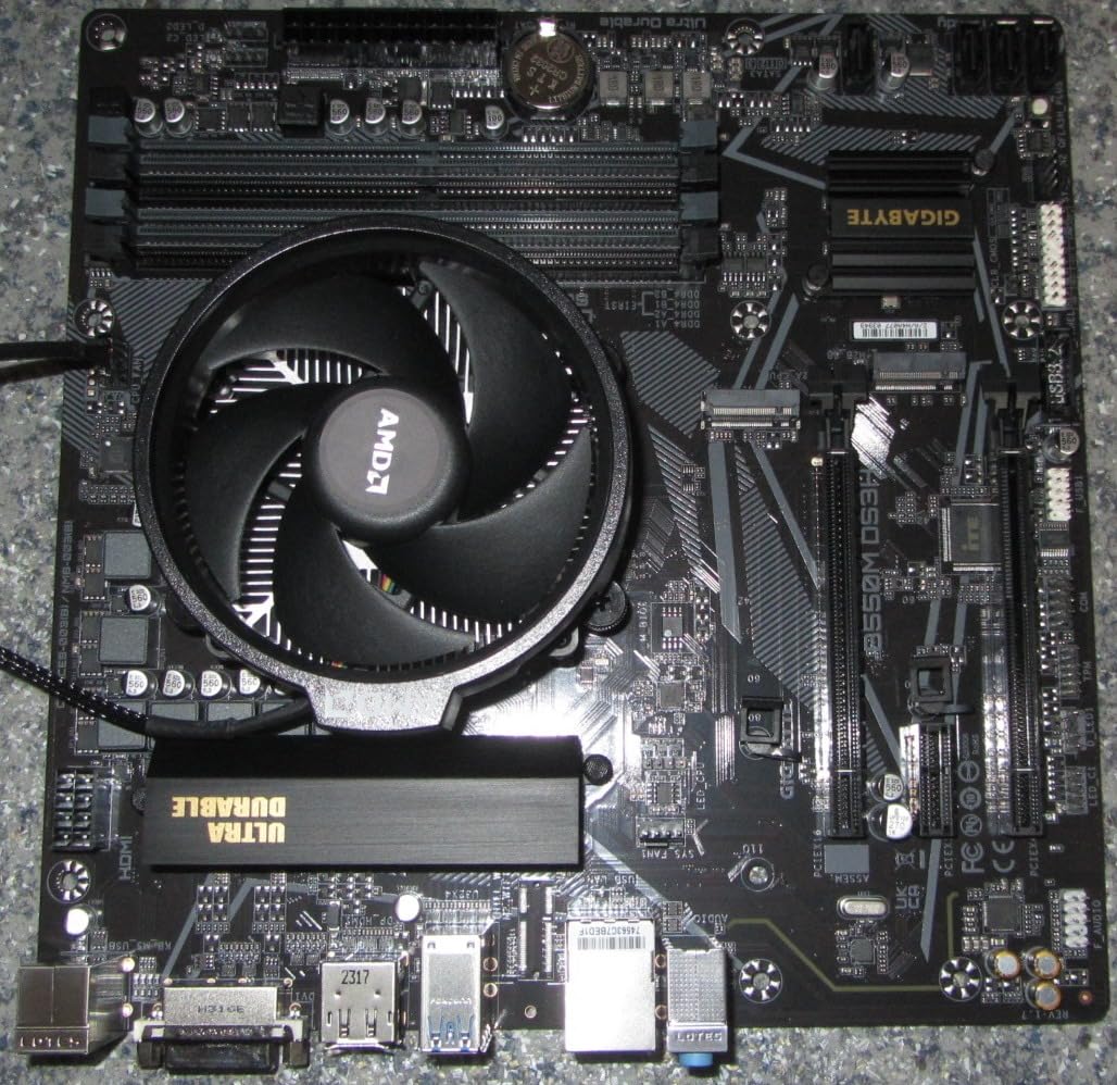 Gigabyte B550M DS3H scheda madre AM4 micro ATX