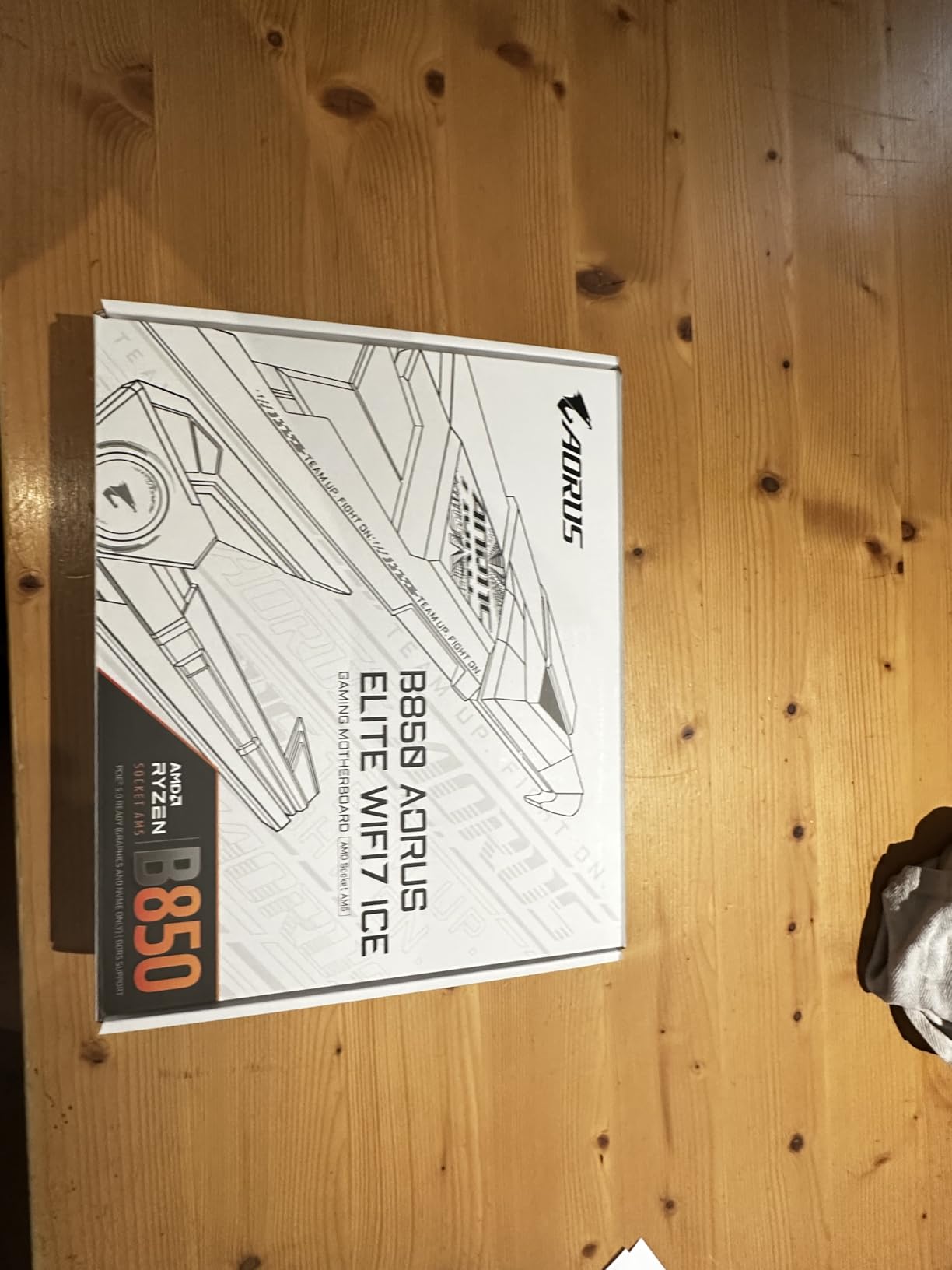 GIGABYTE AORUS B850 ELITE WIFI7 ICE scheda madre ATX